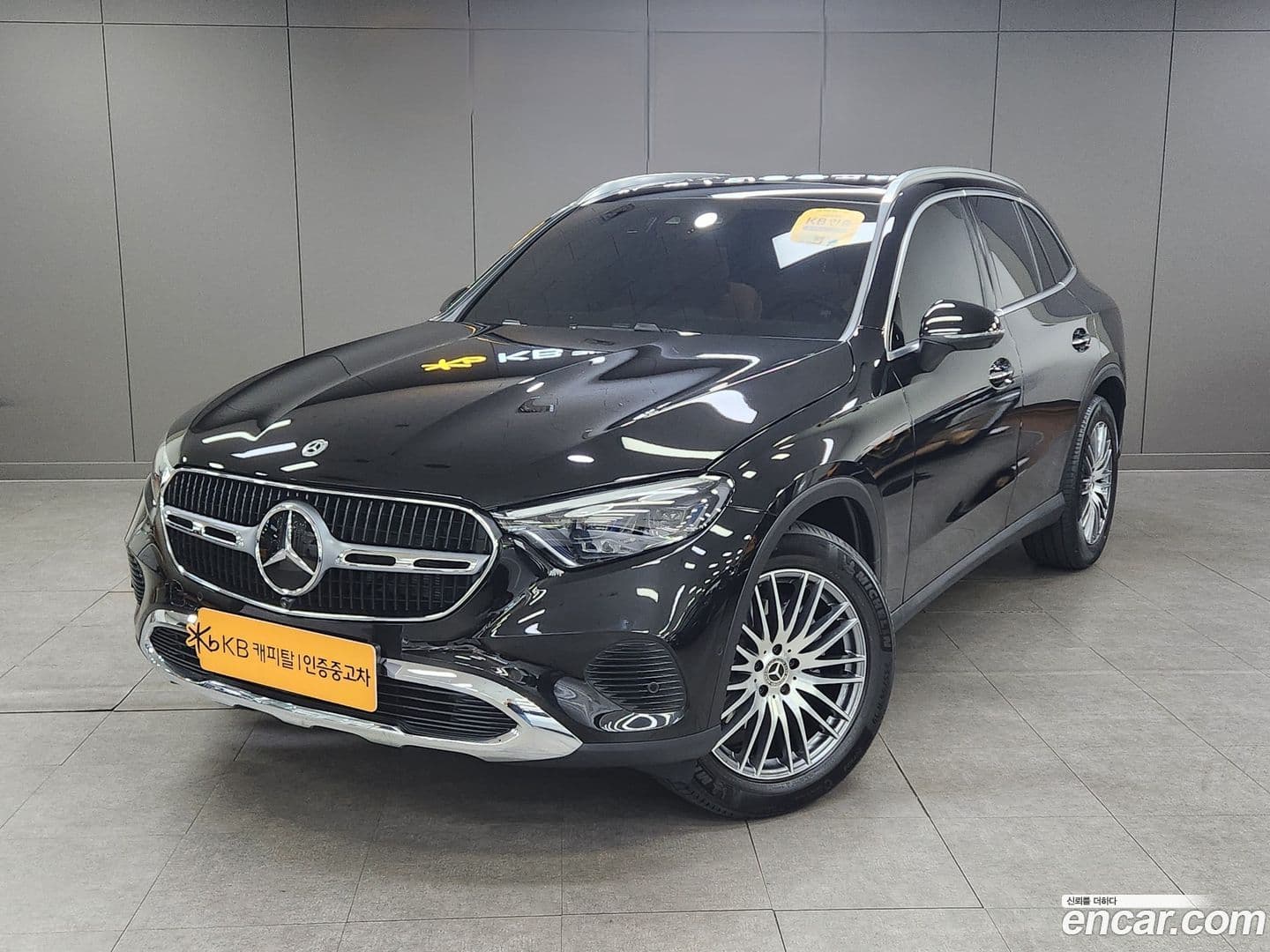 Main__Slider__Photo:GLC-Class Mercedes-Benz 2026.2-0