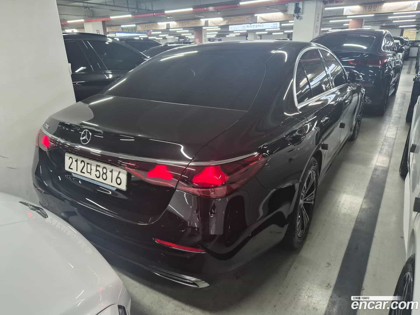 E-Class Mercedes-Benz 2025.8-OUTER-005
