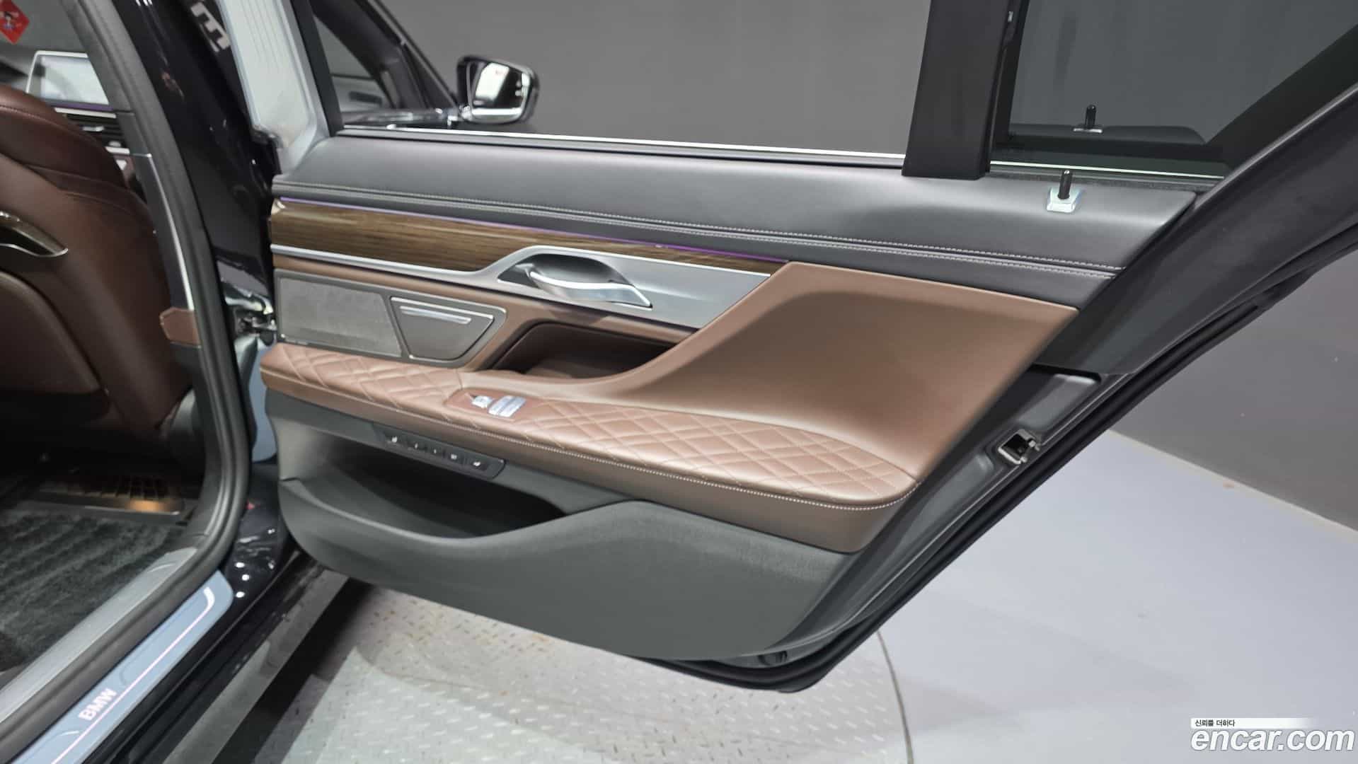 7-Series BMW 2021.4-INNER-035