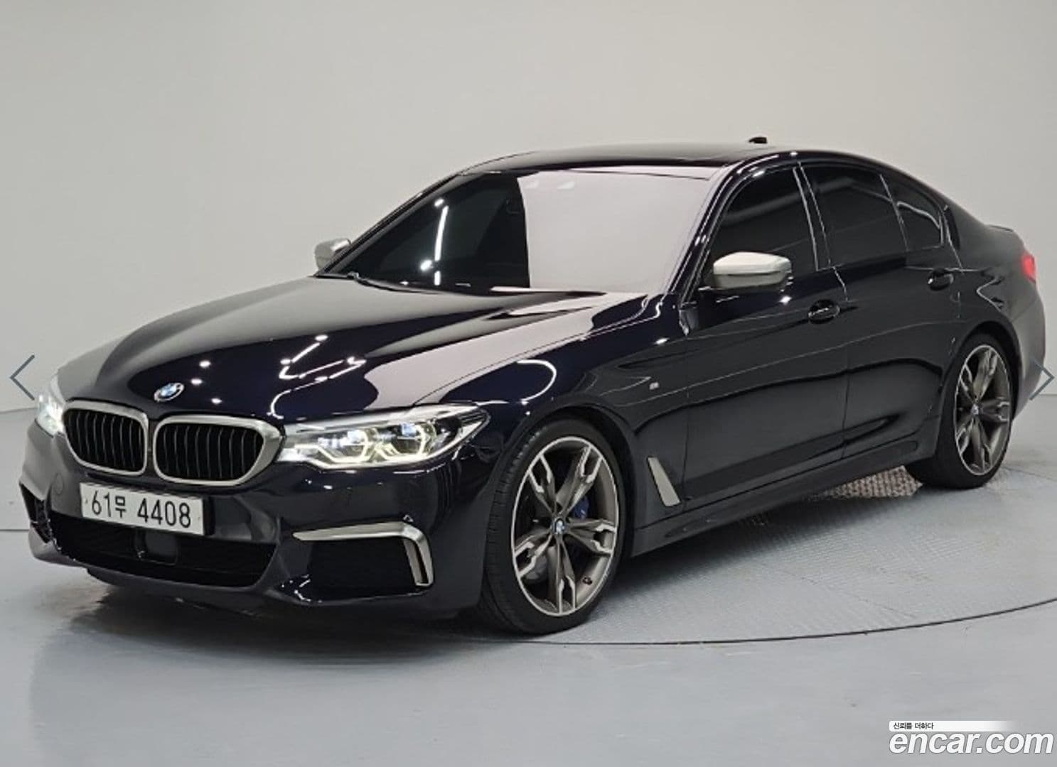 Main__Slider__Photo:5-Series BMW 2019.0-0