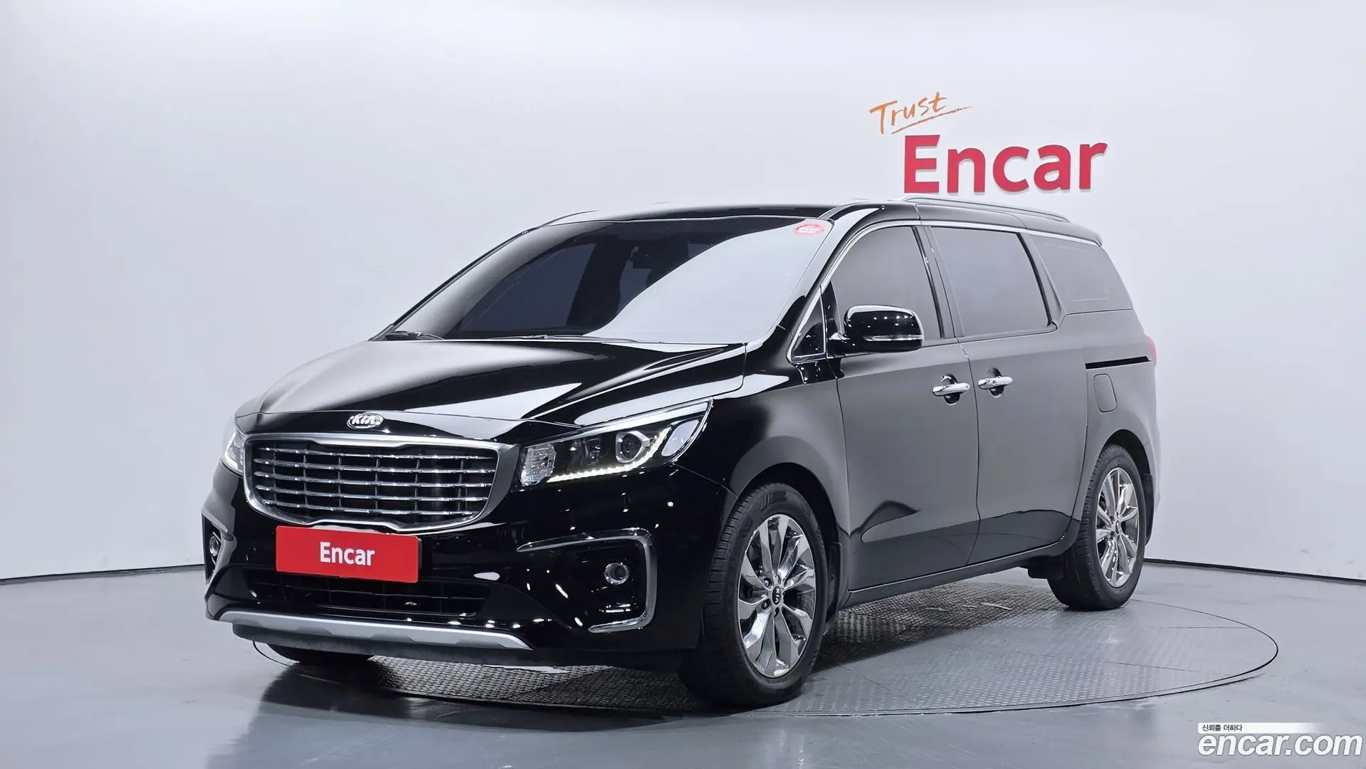Main__Slider__Photo:Canival Kia 2019.3-0