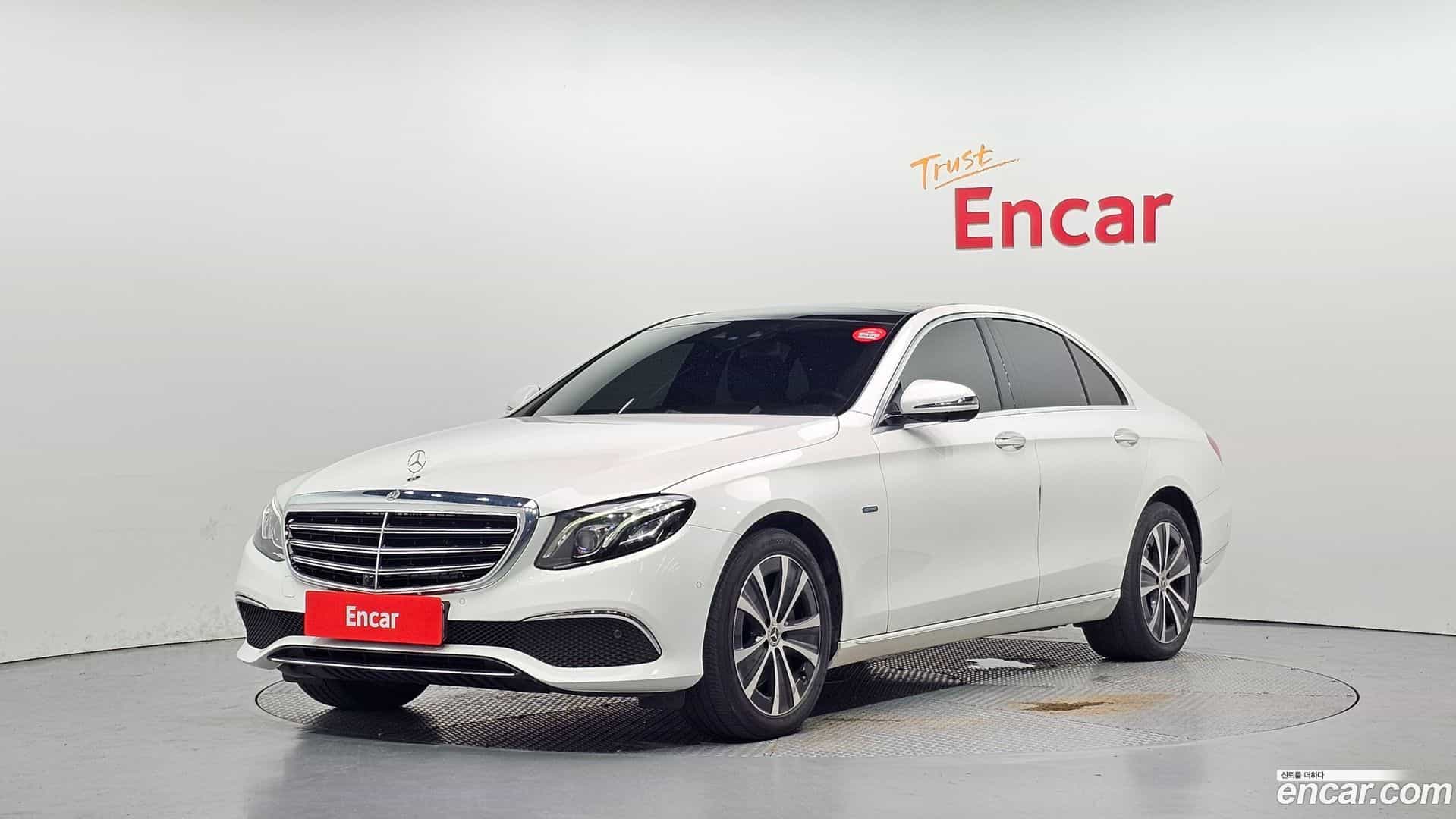 E-Class Mercedes-Benz 2019.10-OUTER-001