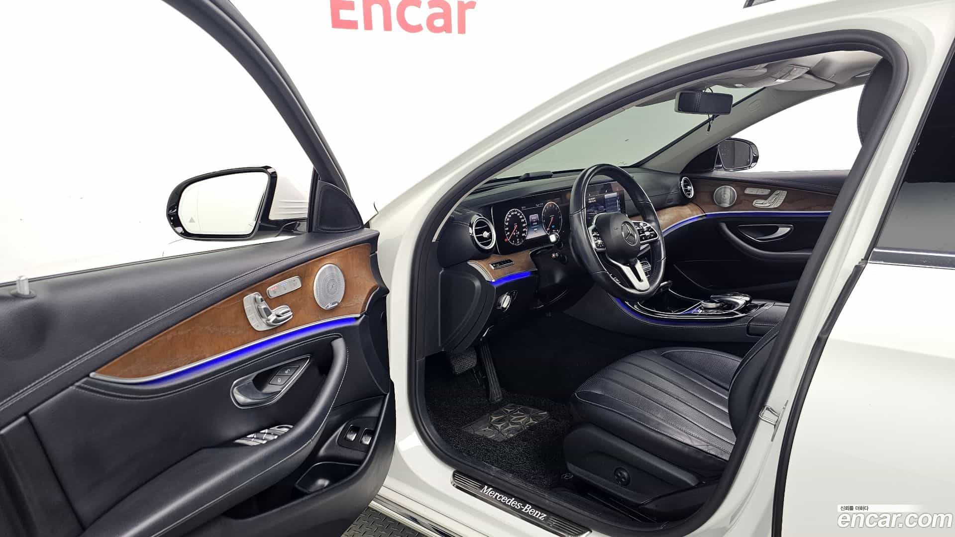 E-Class Mercedes-Benz 2019.10-INNER-010