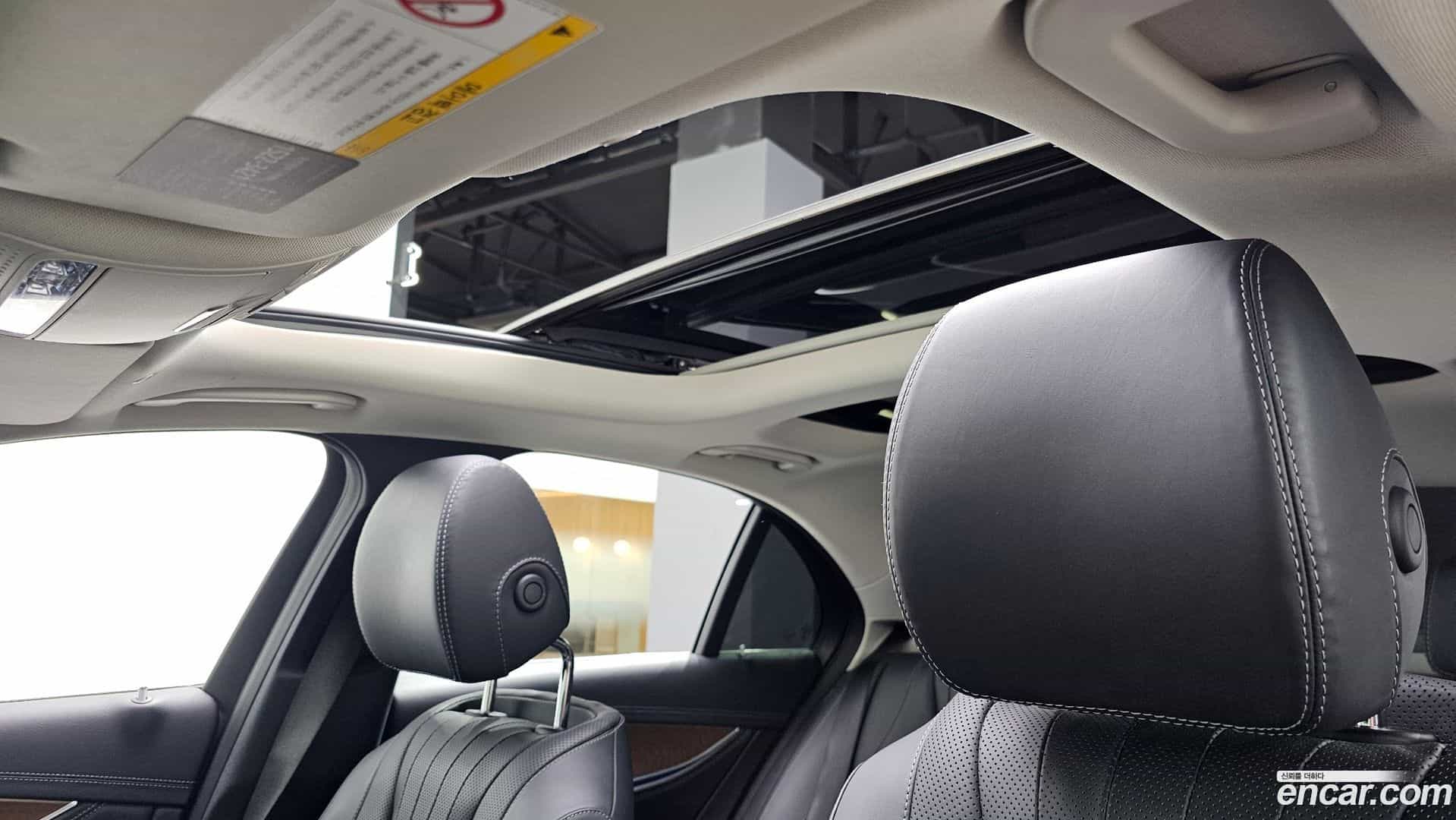 E-Class Mercedes-Benz 2019.10-OPTION-023
