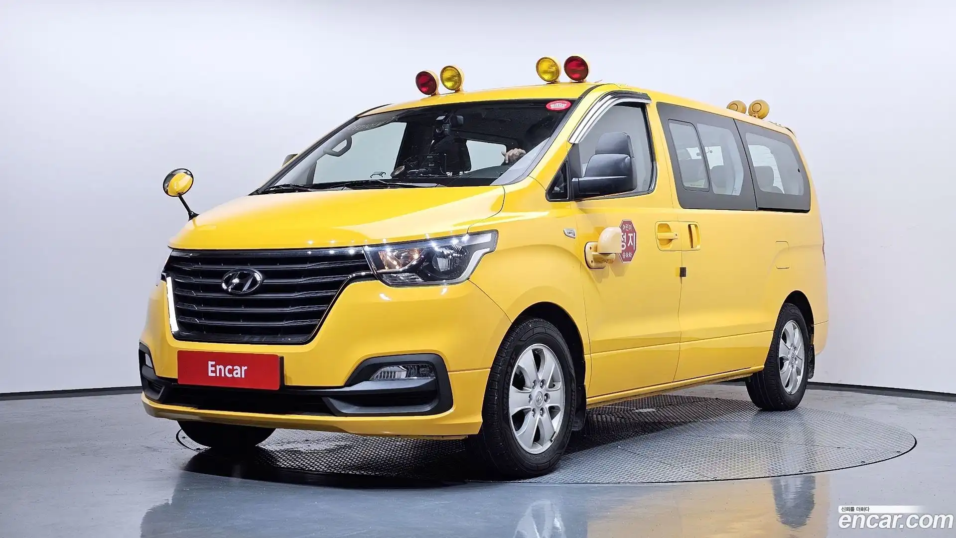 Starex Hyundai 2018.10-OUTER-001