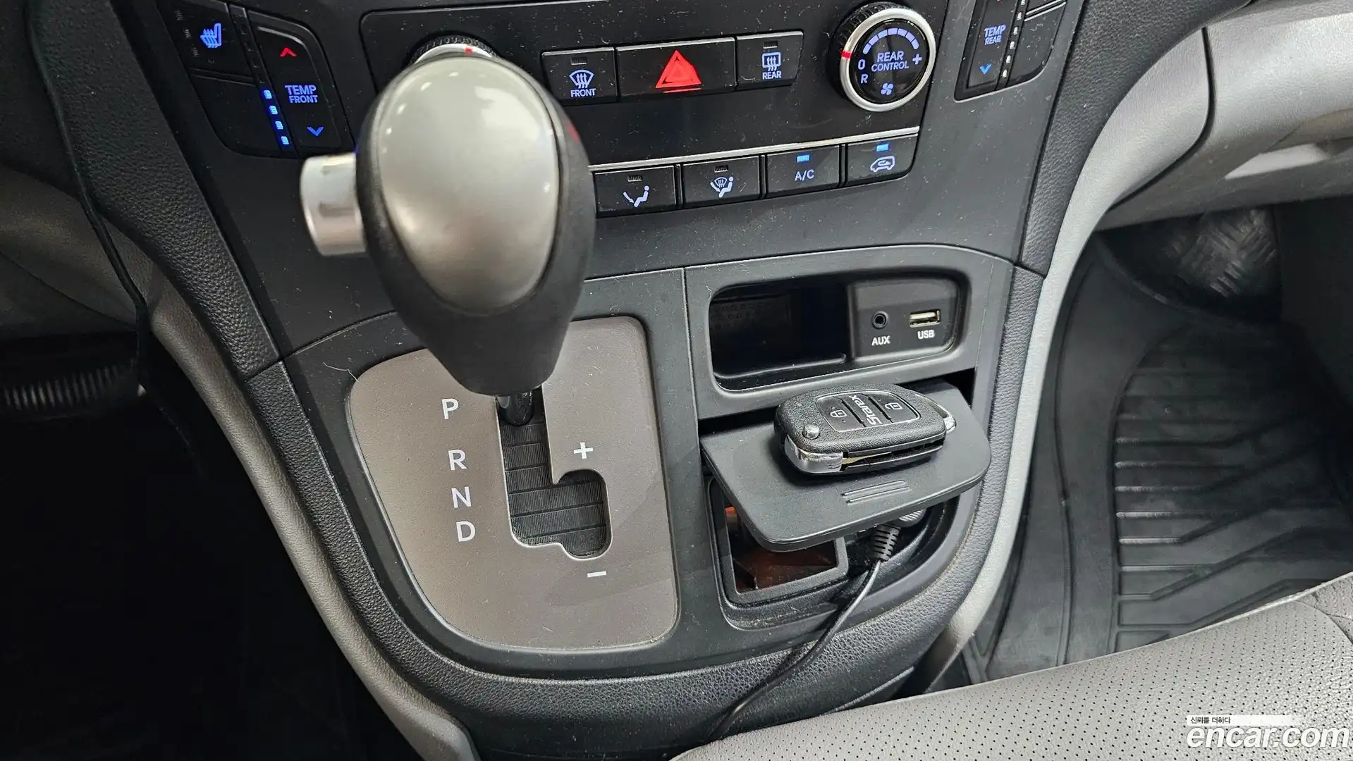 Starex Hyundai 2018.10-INNER-009