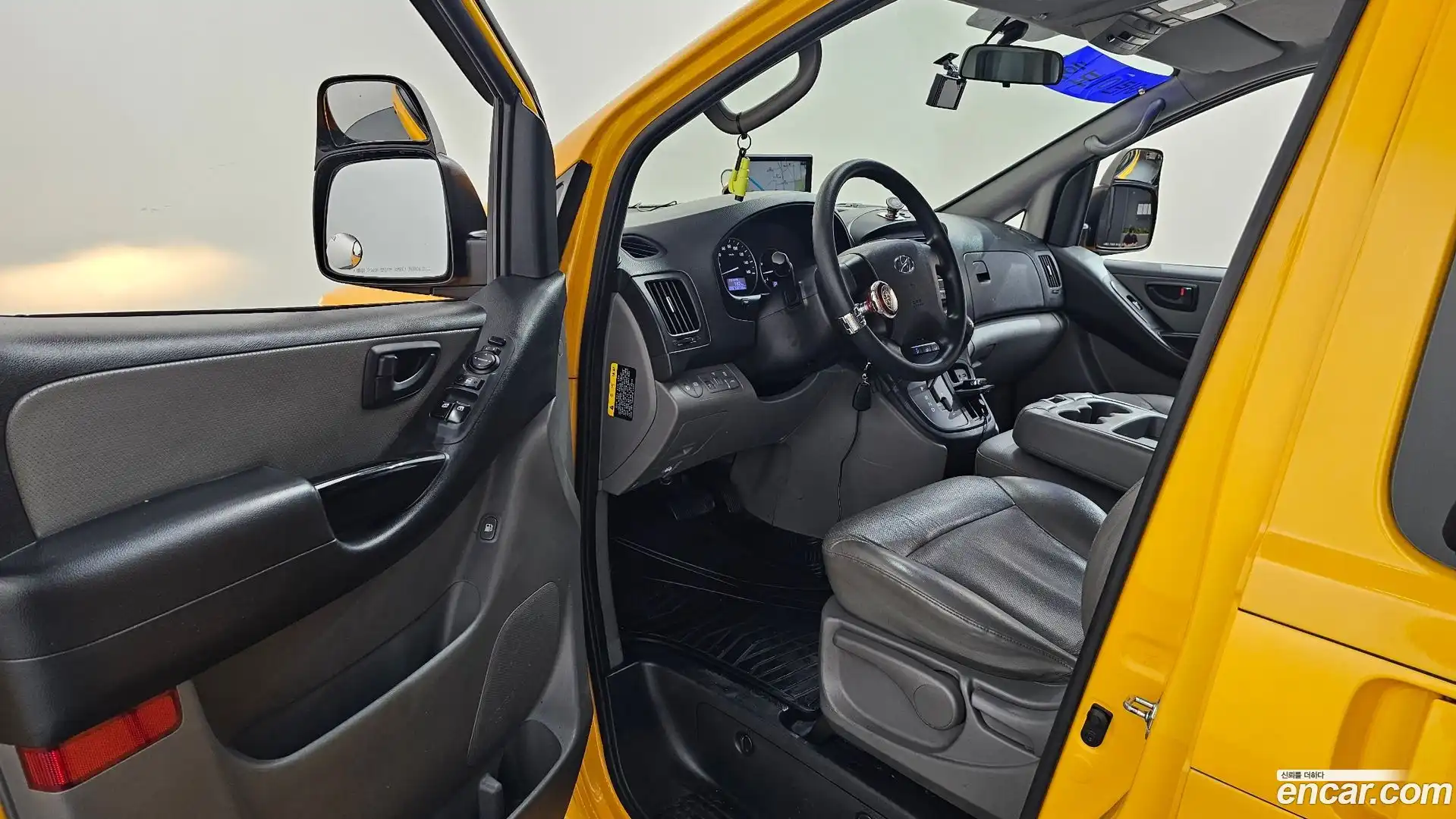 Starex Hyundai 2018.10-INNER-010