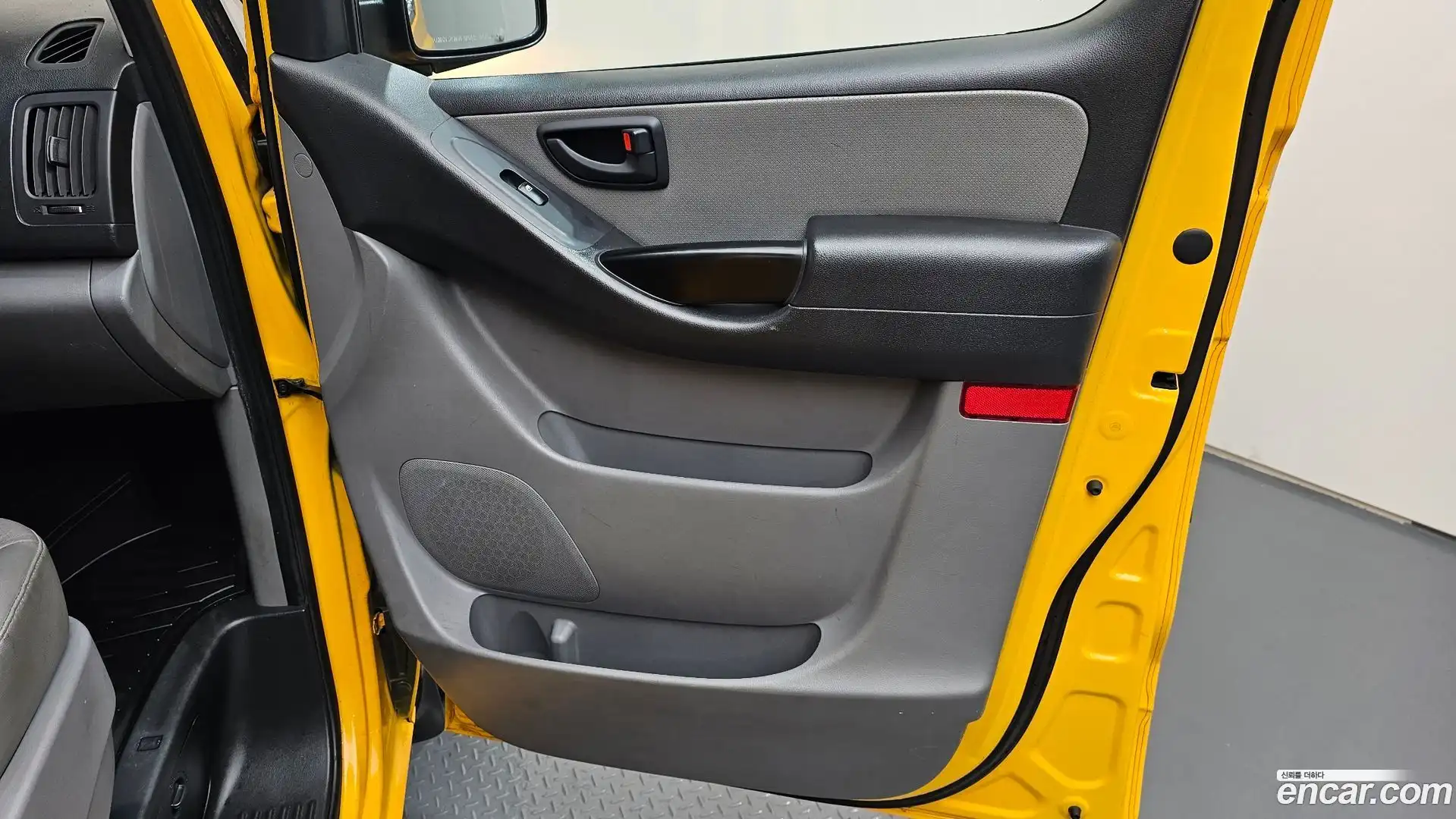 Starex Hyundai 2018.10-INNER-035
