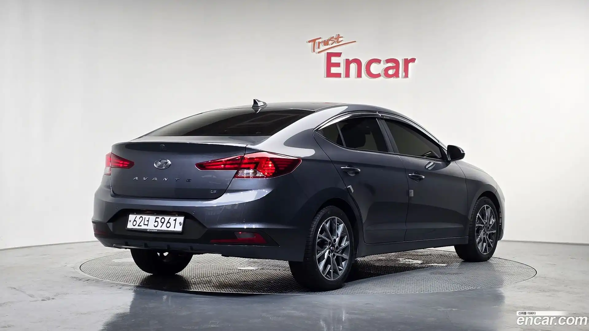 AVANTE Hyundai 2019.6-OUTER-002