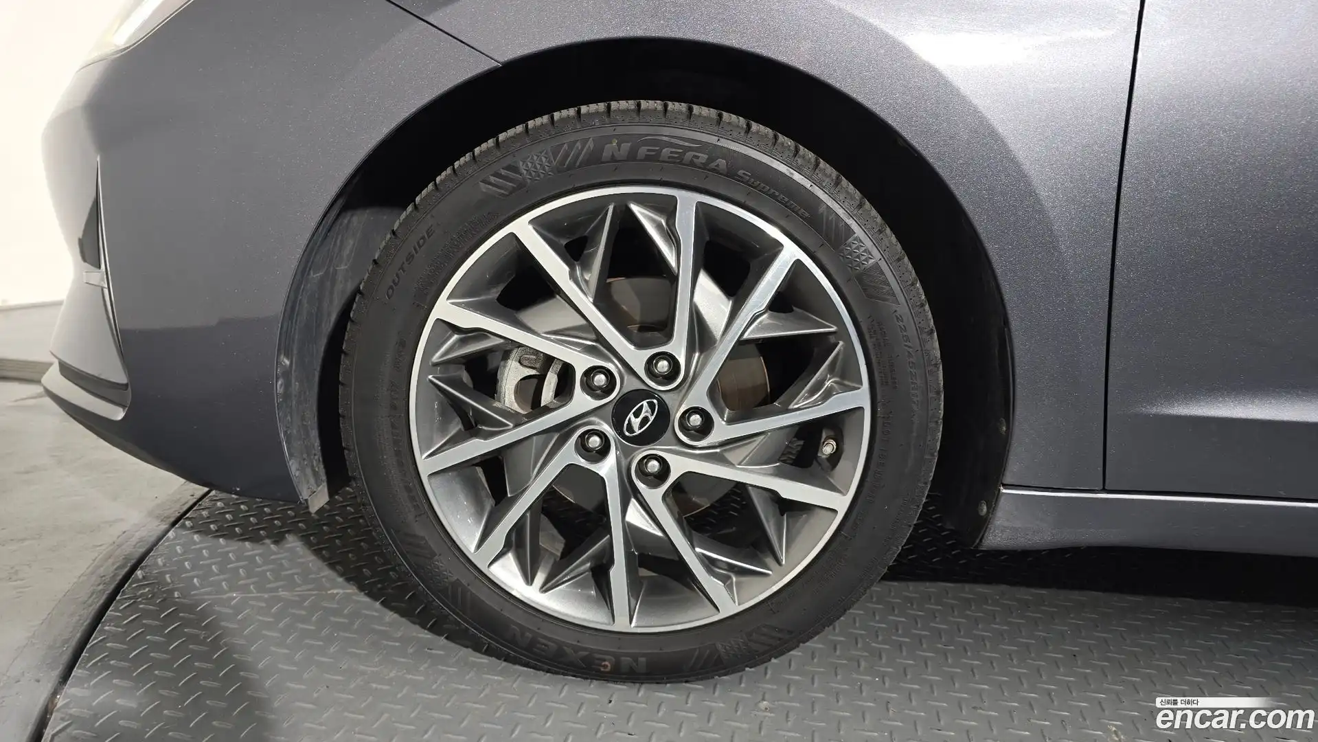 AVANTE Hyundai 2019.6-OUTER-005