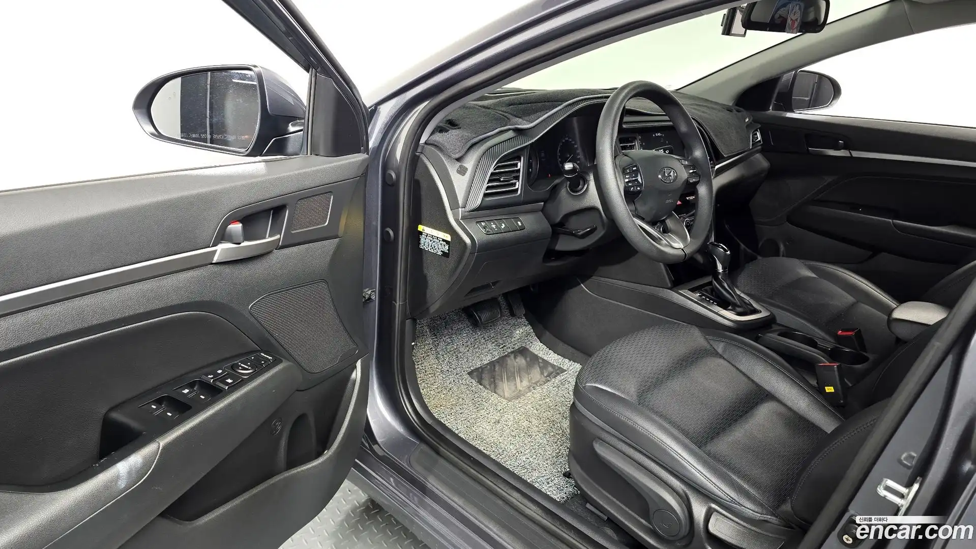 AVANTE Hyundai 2019.6-INNER-010