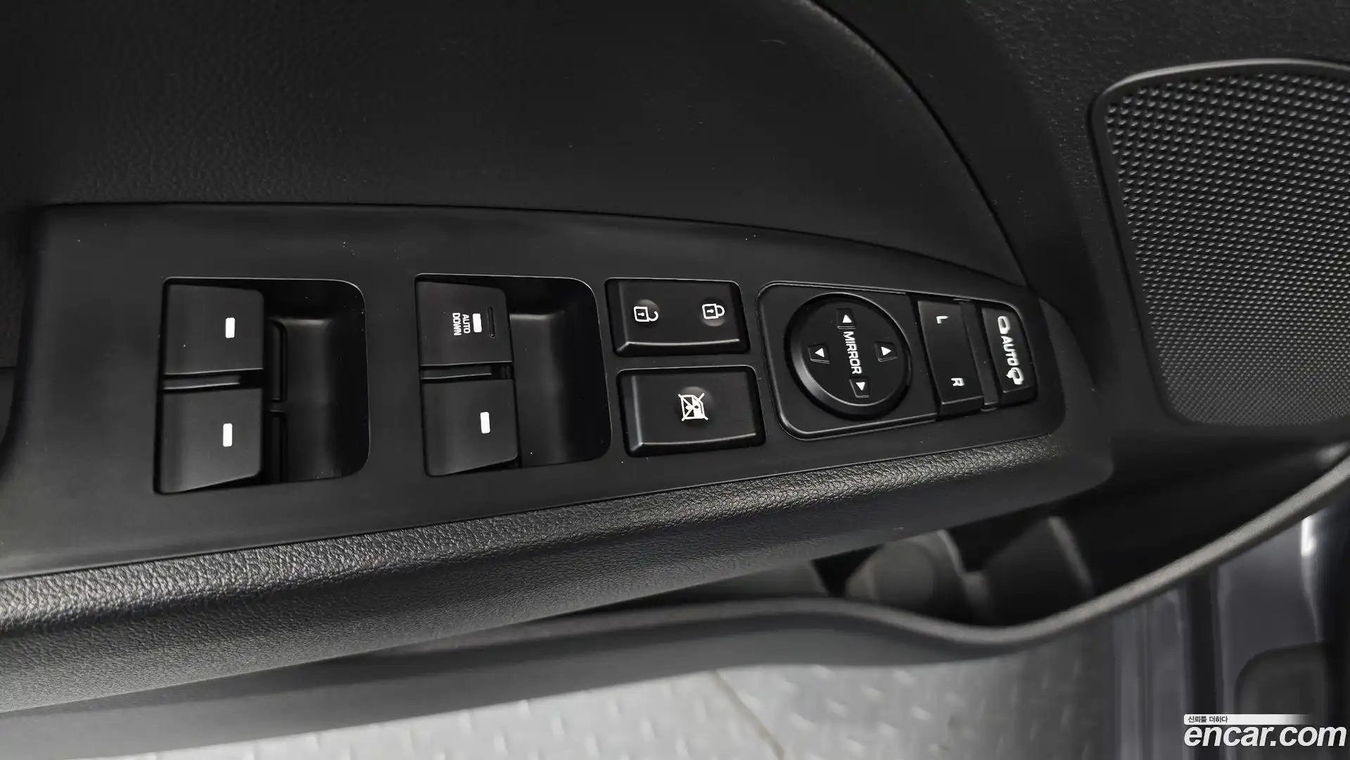 AVANTE Hyundai 2019.6-OPTION-023