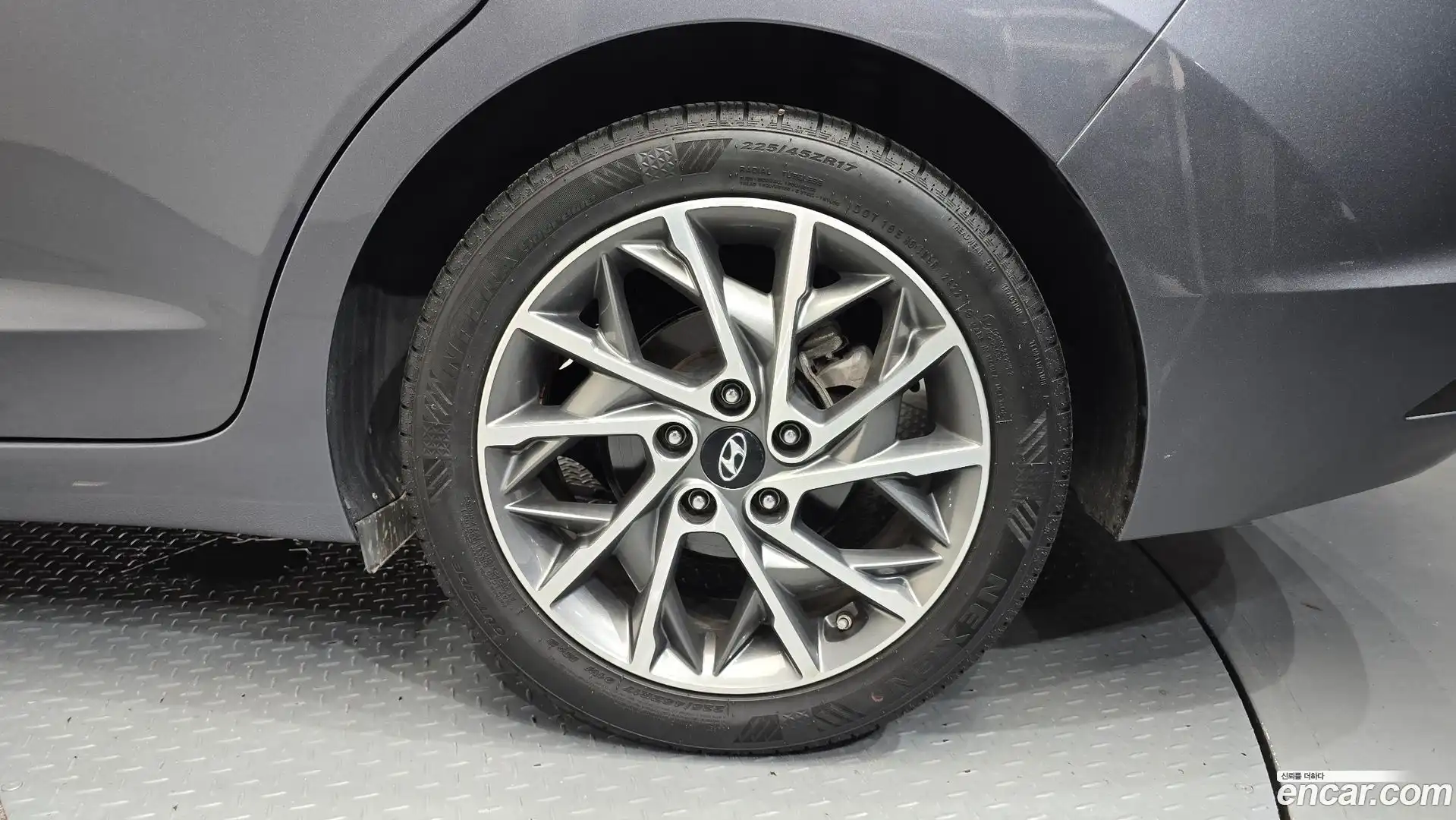 AVANTE Hyundai 2019.6-OUTER-031
