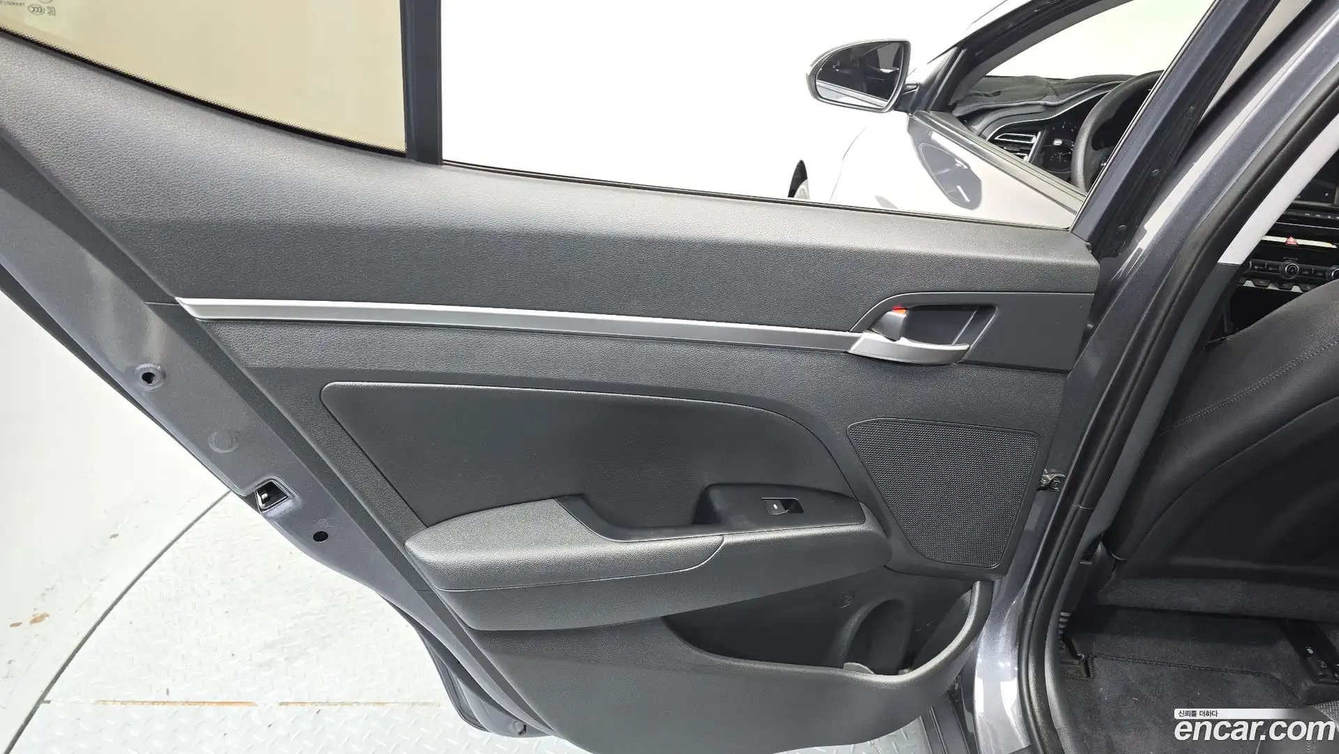 AVANTE Hyundai 2019.6-INNER-035