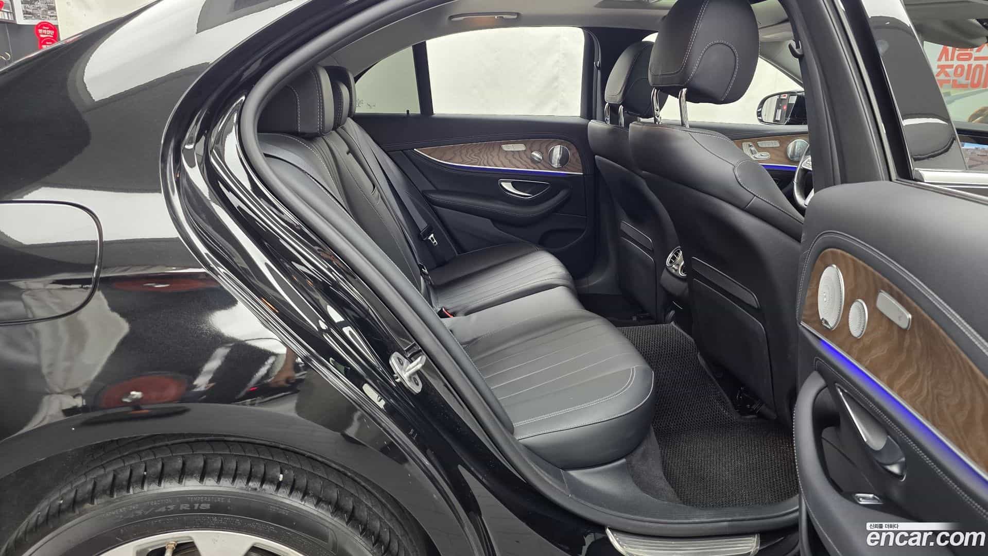 E-Class Mercedes-Benz 2020.4-OPTION-016