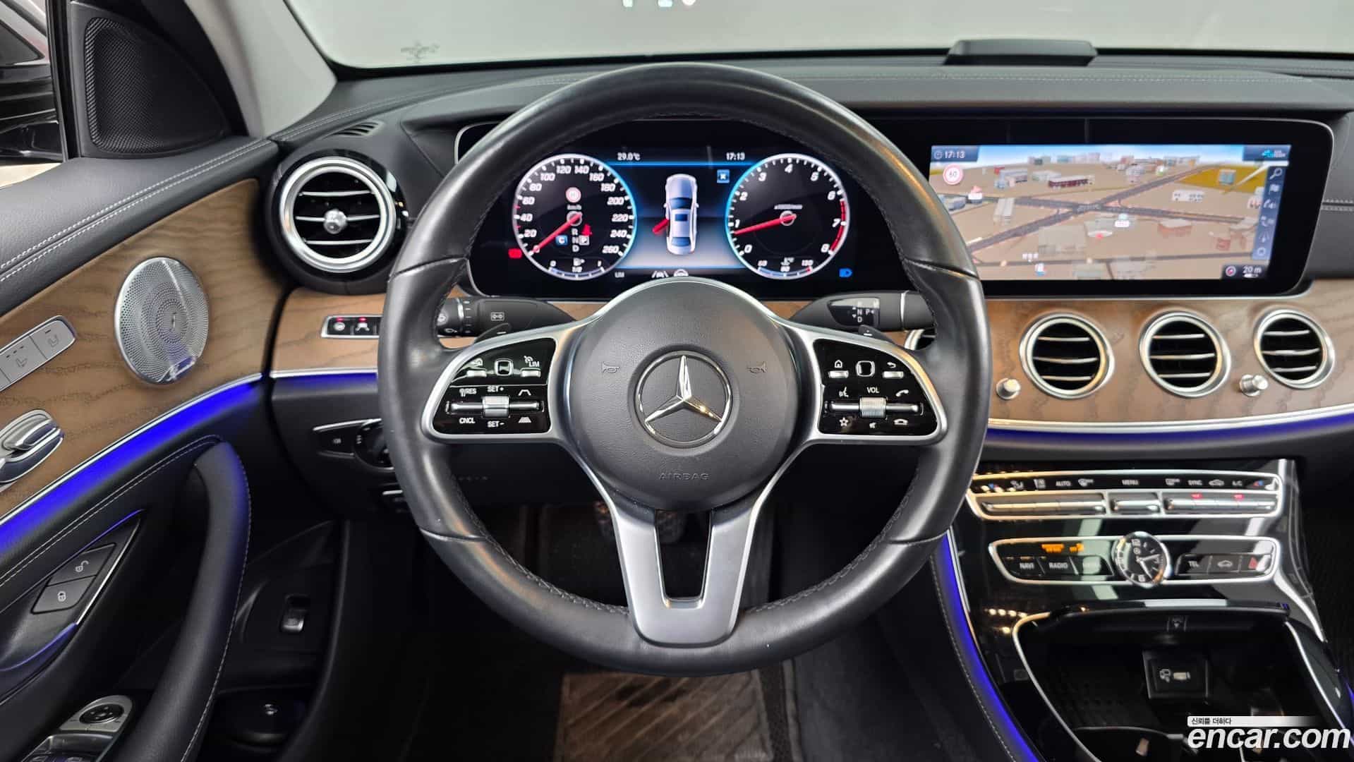 E-Class Mercedes-Benz 2020.4-OPTION-017