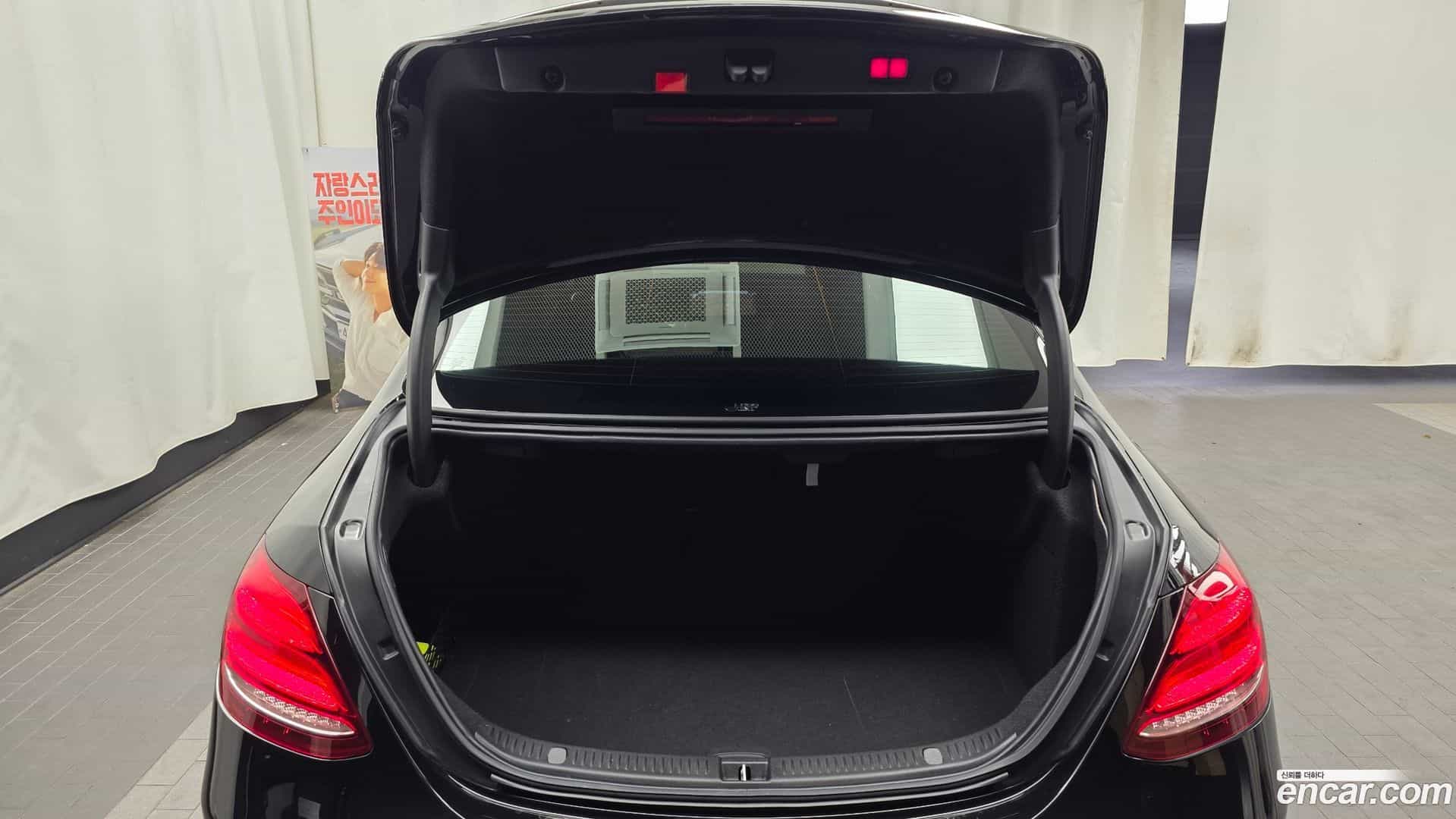 E-Class Mercedes-Benz 2020.4-OPTION-024