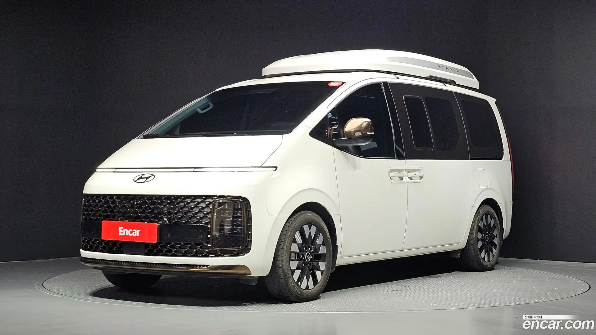 Main__Slider__Photo:Staria Hyundai 2024.9-0