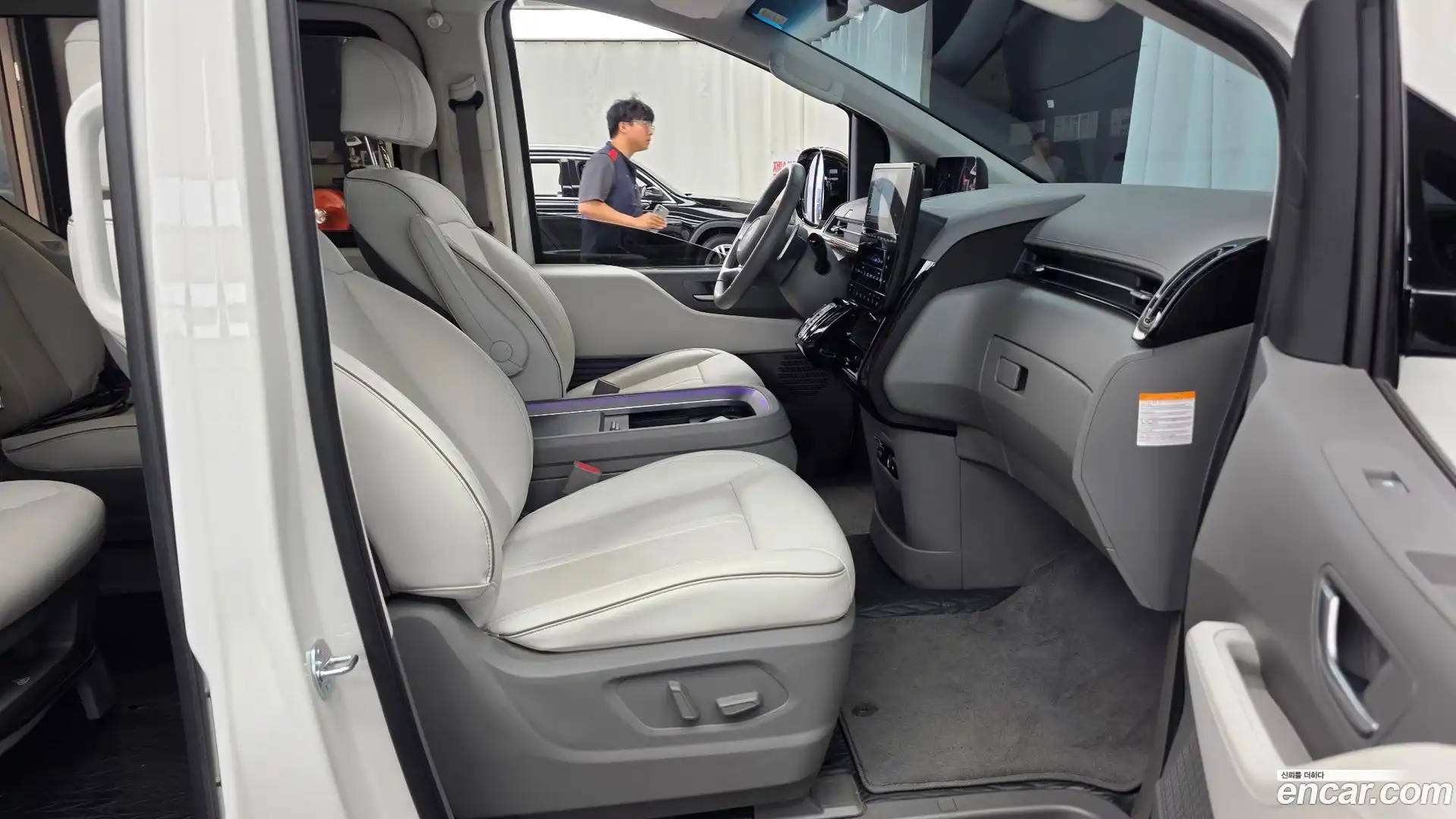 Staria Hyundai 2024.9-OPTION-015