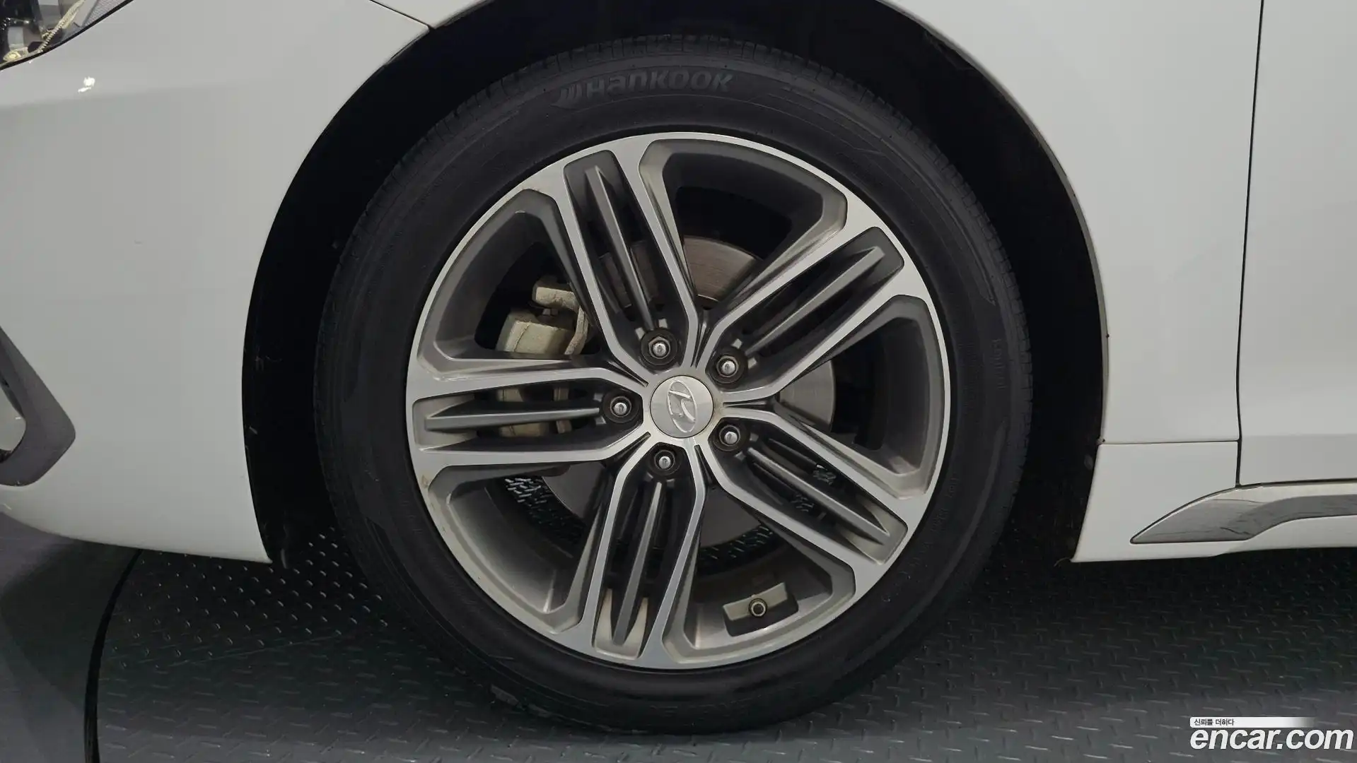 Grandeur Hyundai 2019.1-OUTER-005