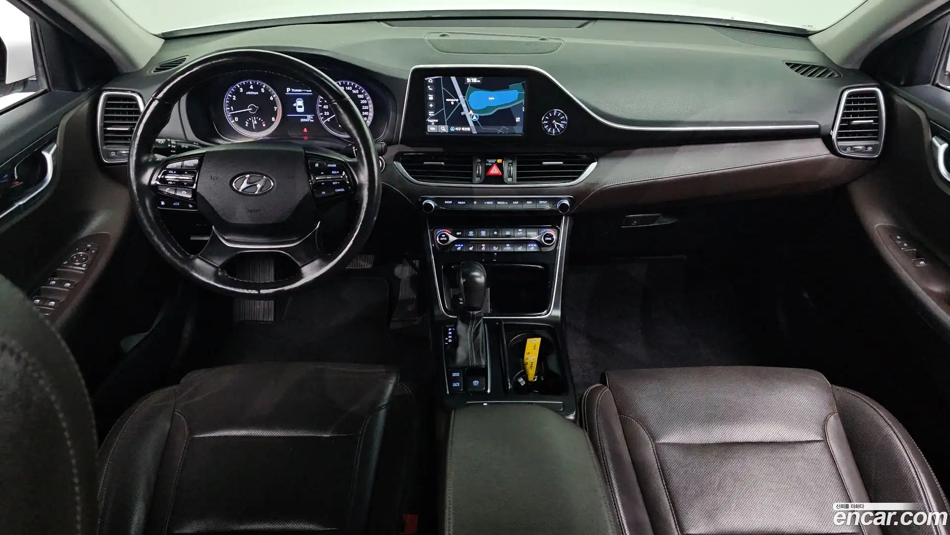 Grandeur Hyundai 2019.1-INNER-007