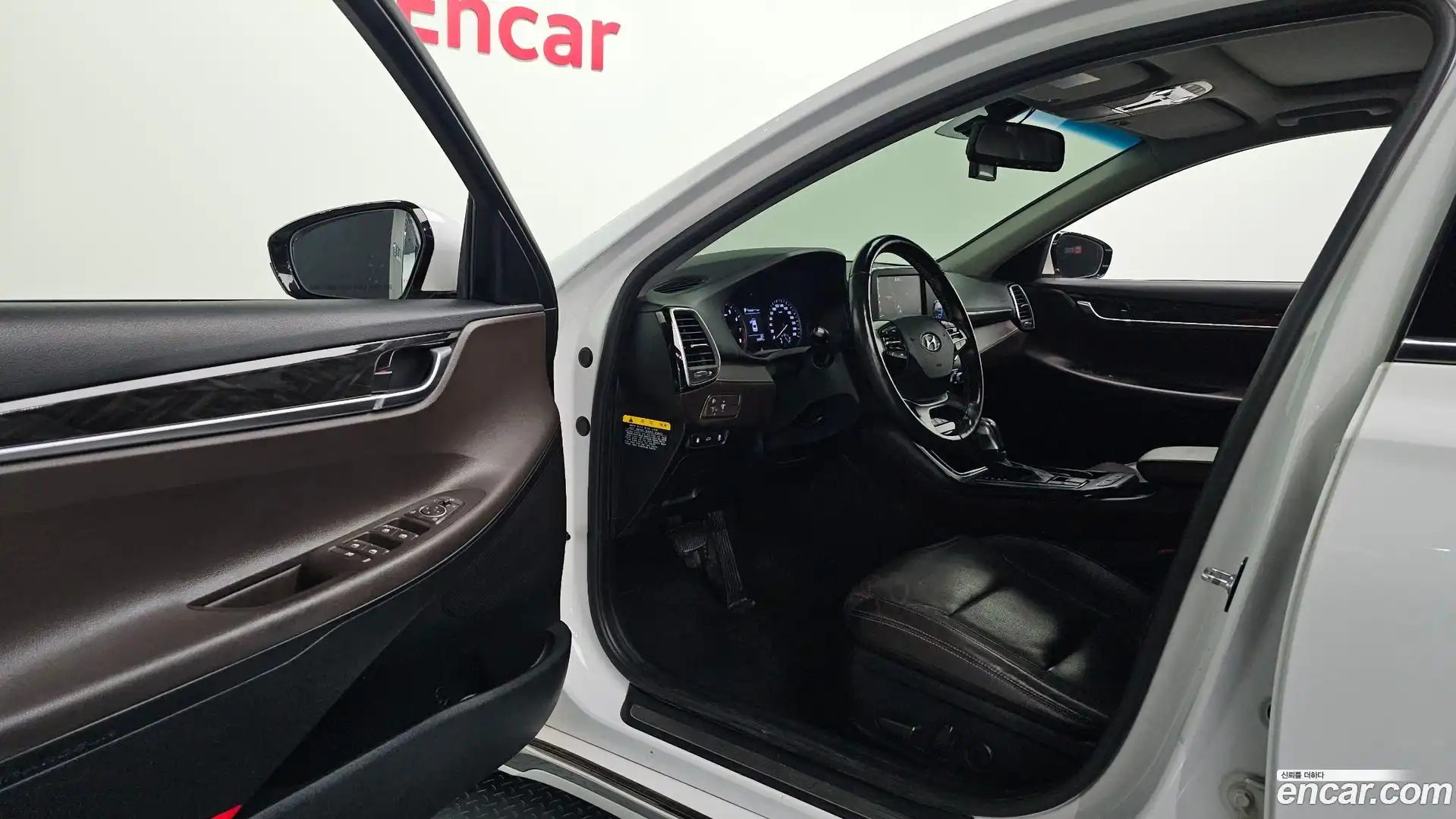 Grandeur Hyundai 2019.1-INNER-010