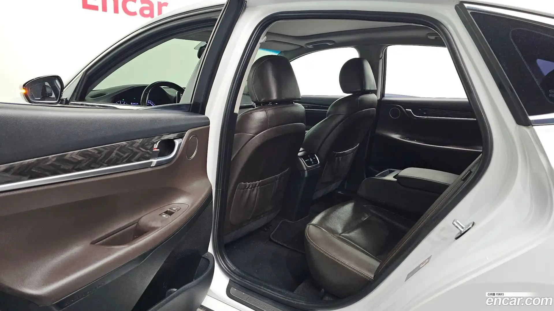 Grandeur Hyundai 2019.1-OPTION-016
