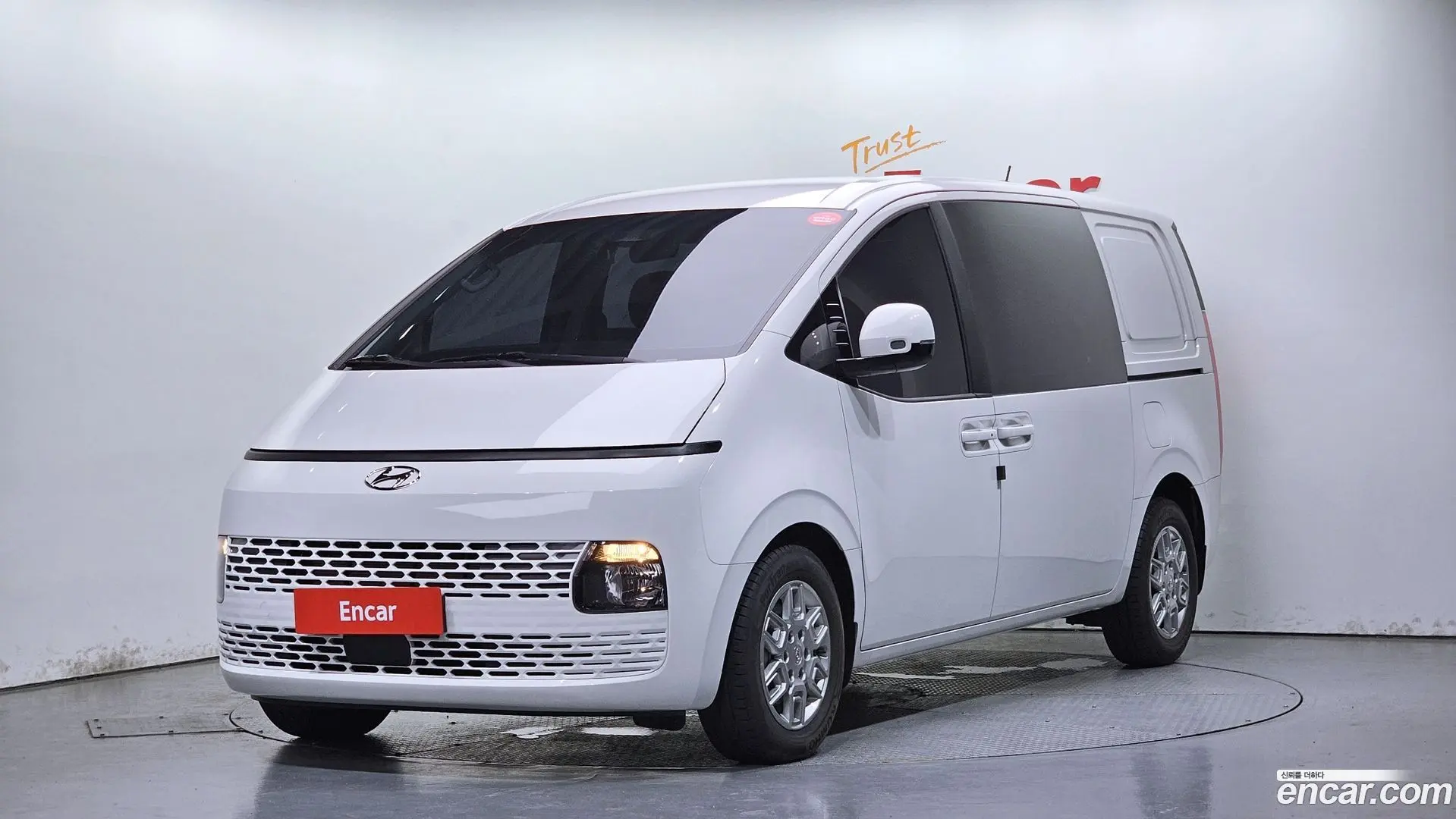 Main__Slider__Photo:Staria Hyundai 2023.10-0