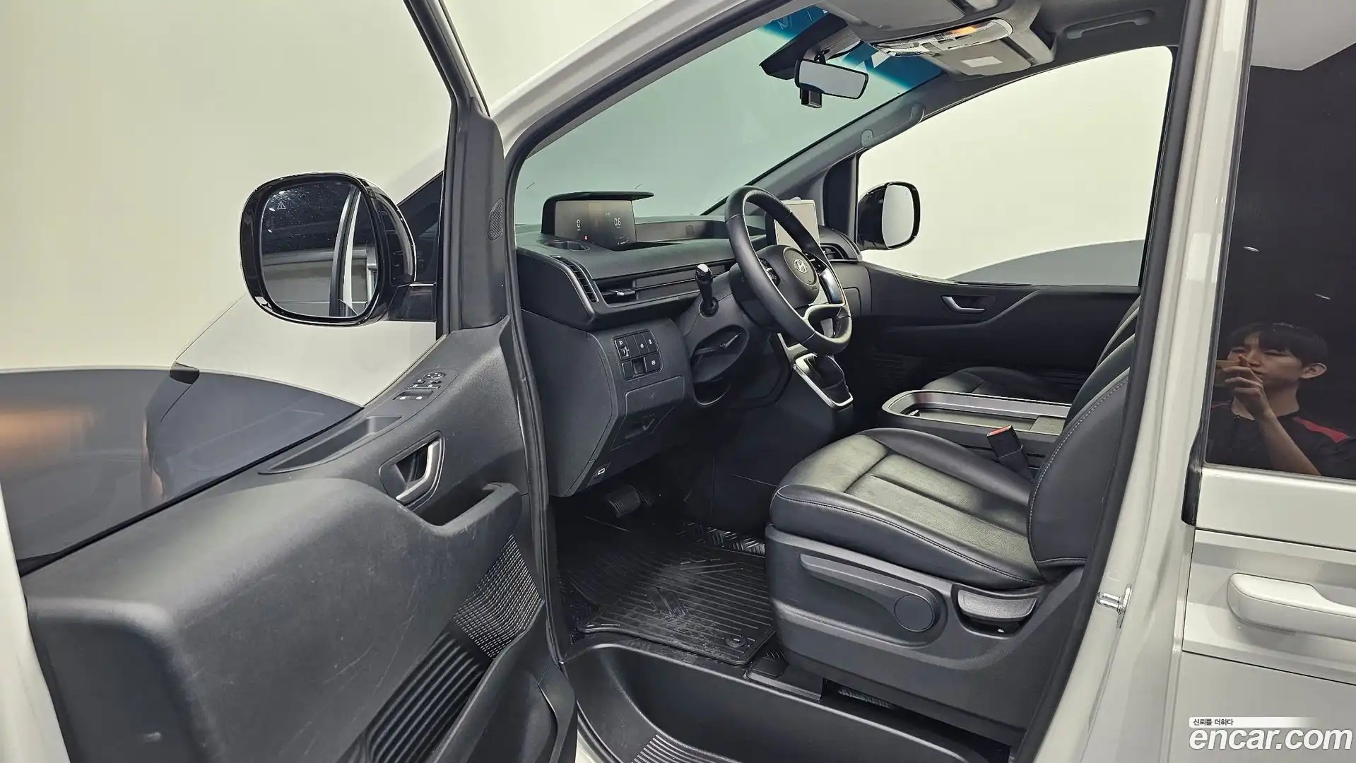 Staria Hyundai 2023.10-INNER-010