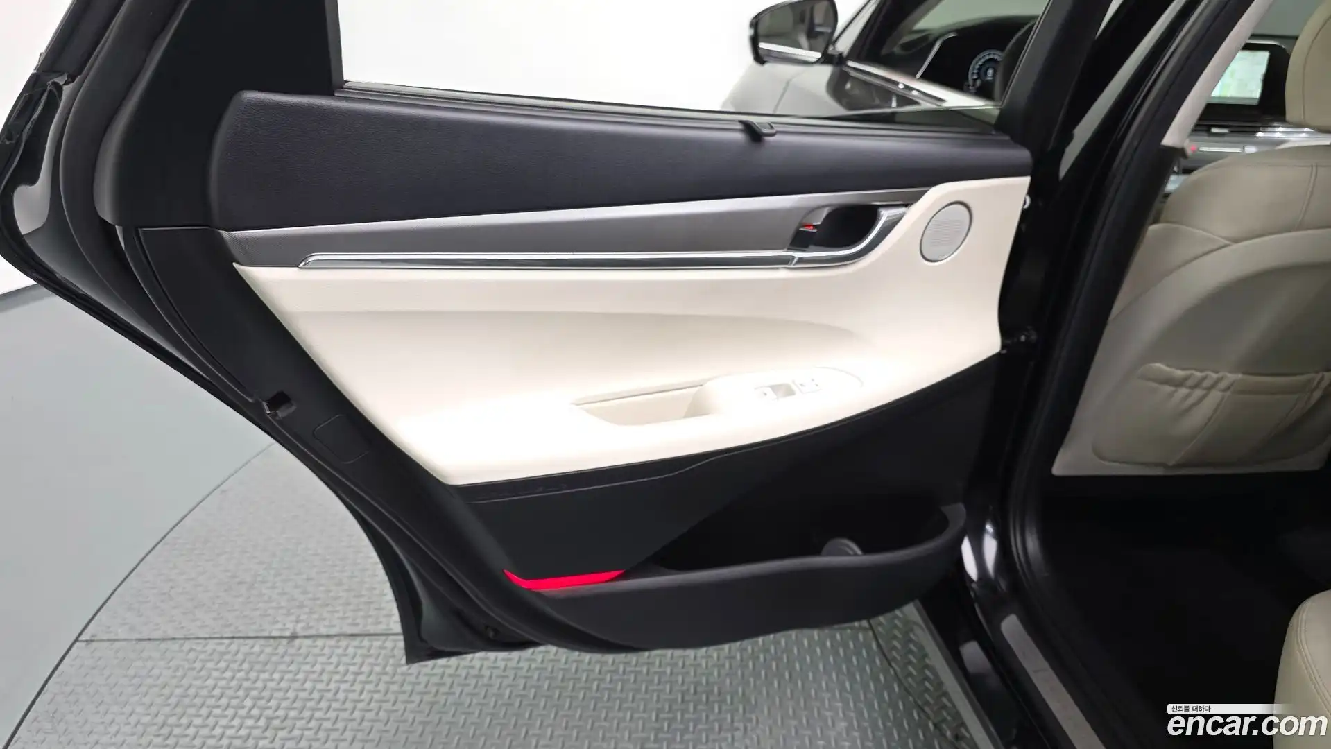 Grandeur Hyundai 2022.10-INNER-035