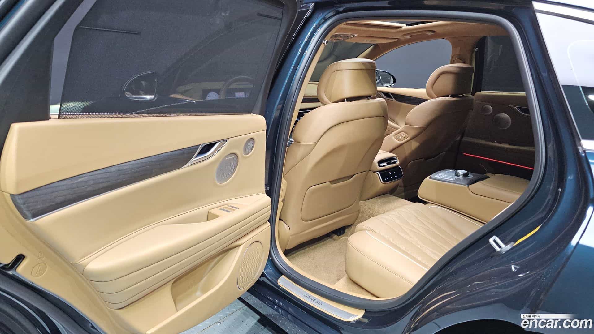 G80 Genesis 2025.0-INNER-036