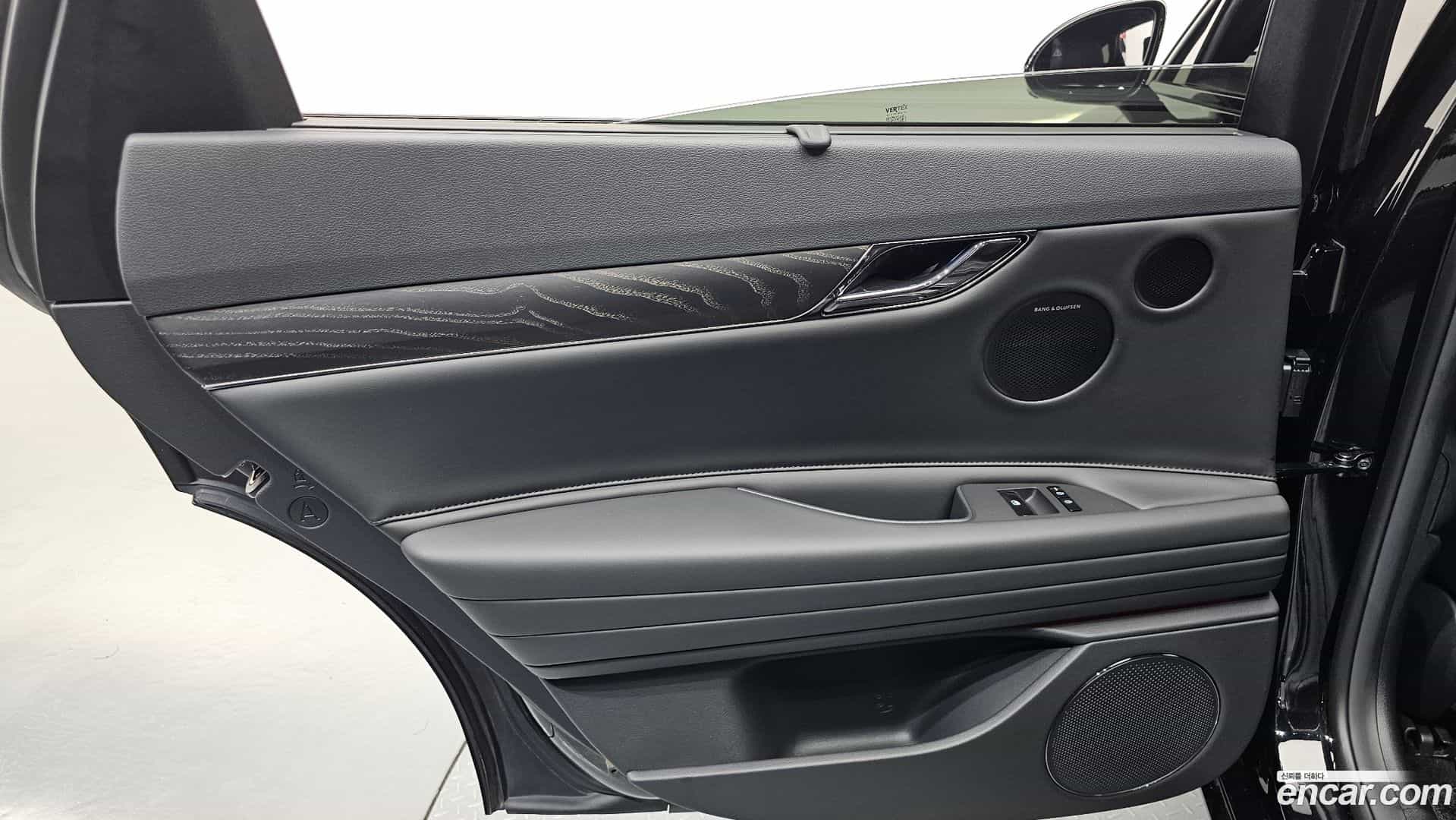 G80 Genesis 2026.2-INNER-035