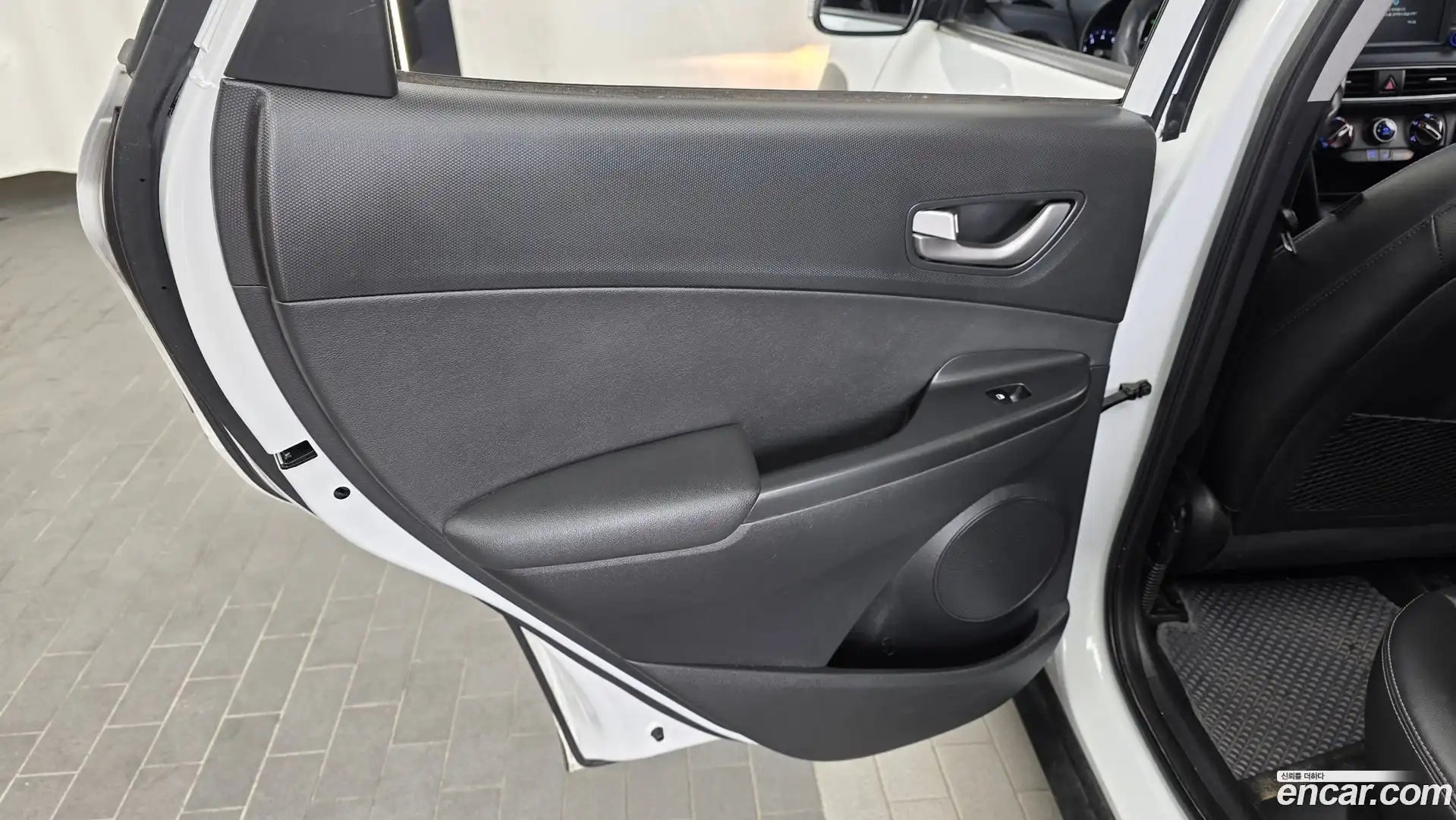 Kona Hyundai 2018.0-INNER-035