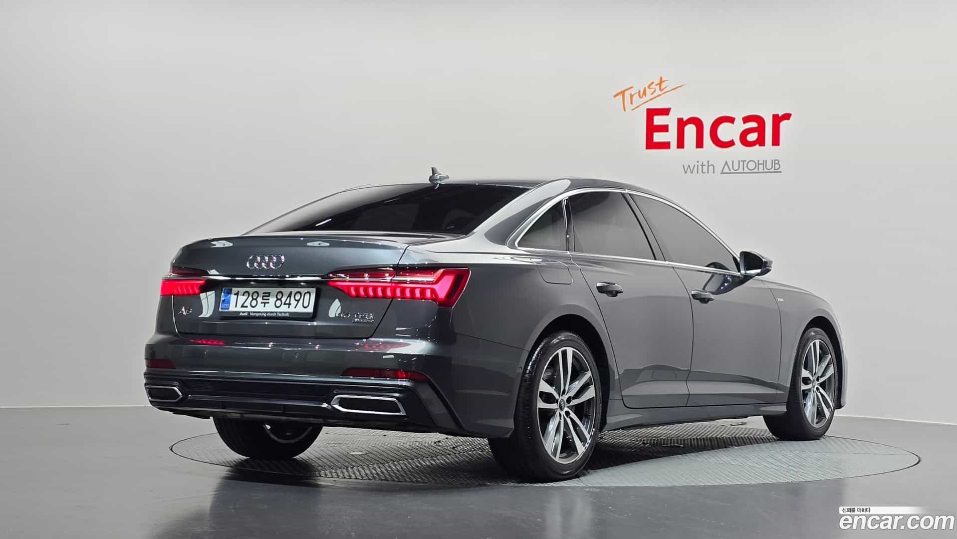 A6 Audi 2021.10-OUTER-002