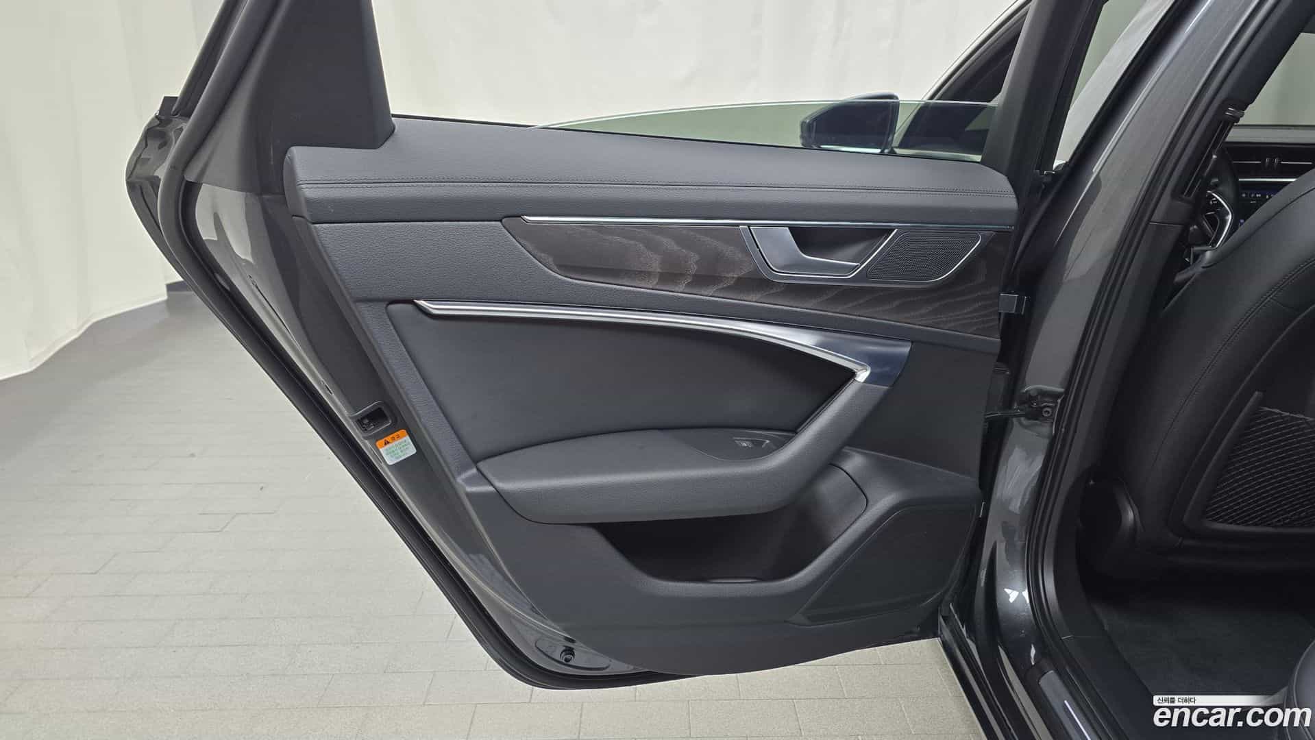 A6 Audi 2021.10-INNER-035