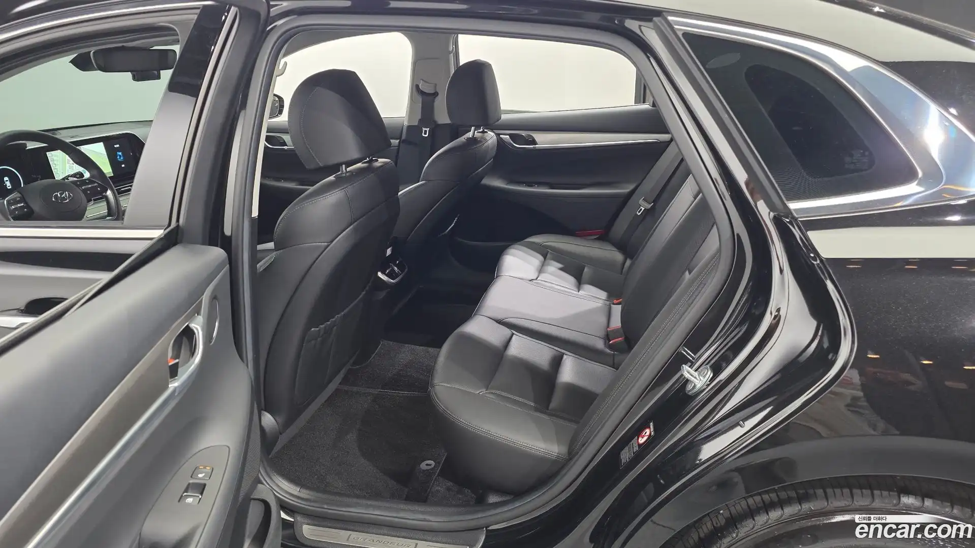 Grandeur Hyundai 2022.6-OPTION-015