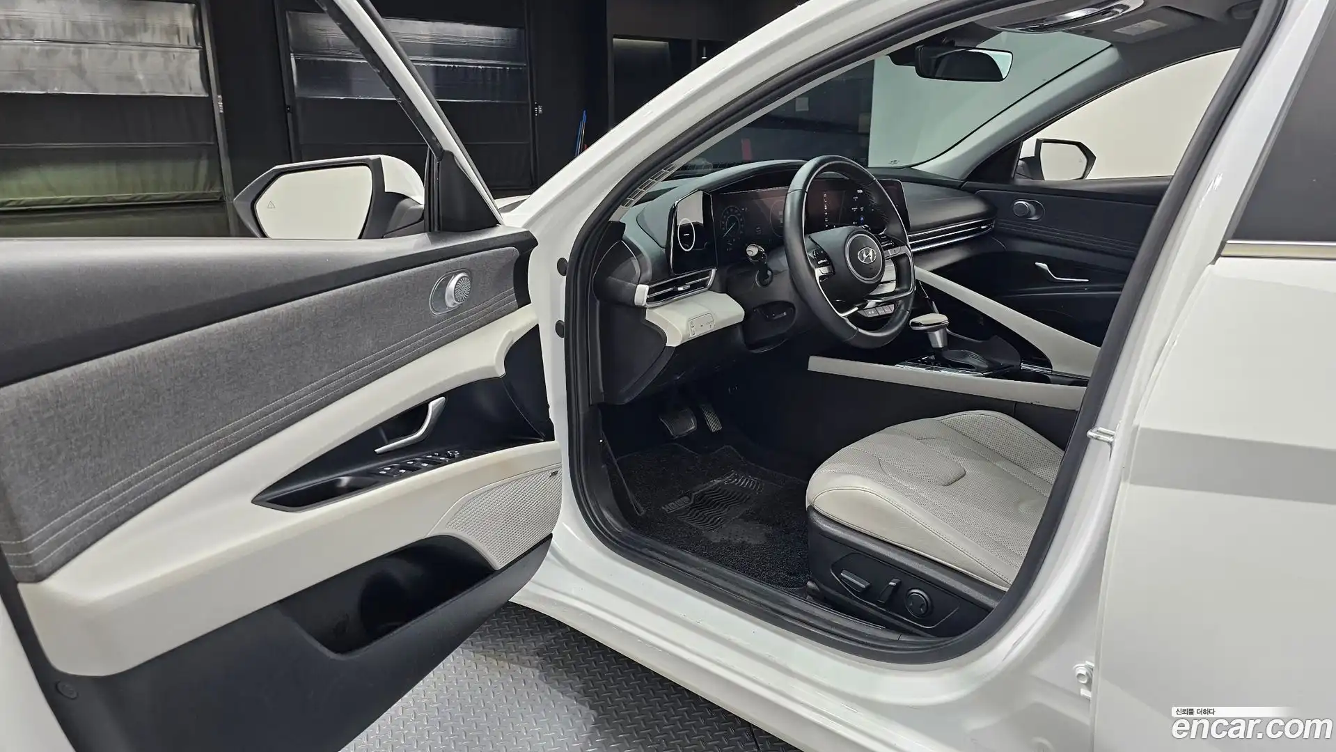 AVANTE Hyundai 2020.4-INNER-010