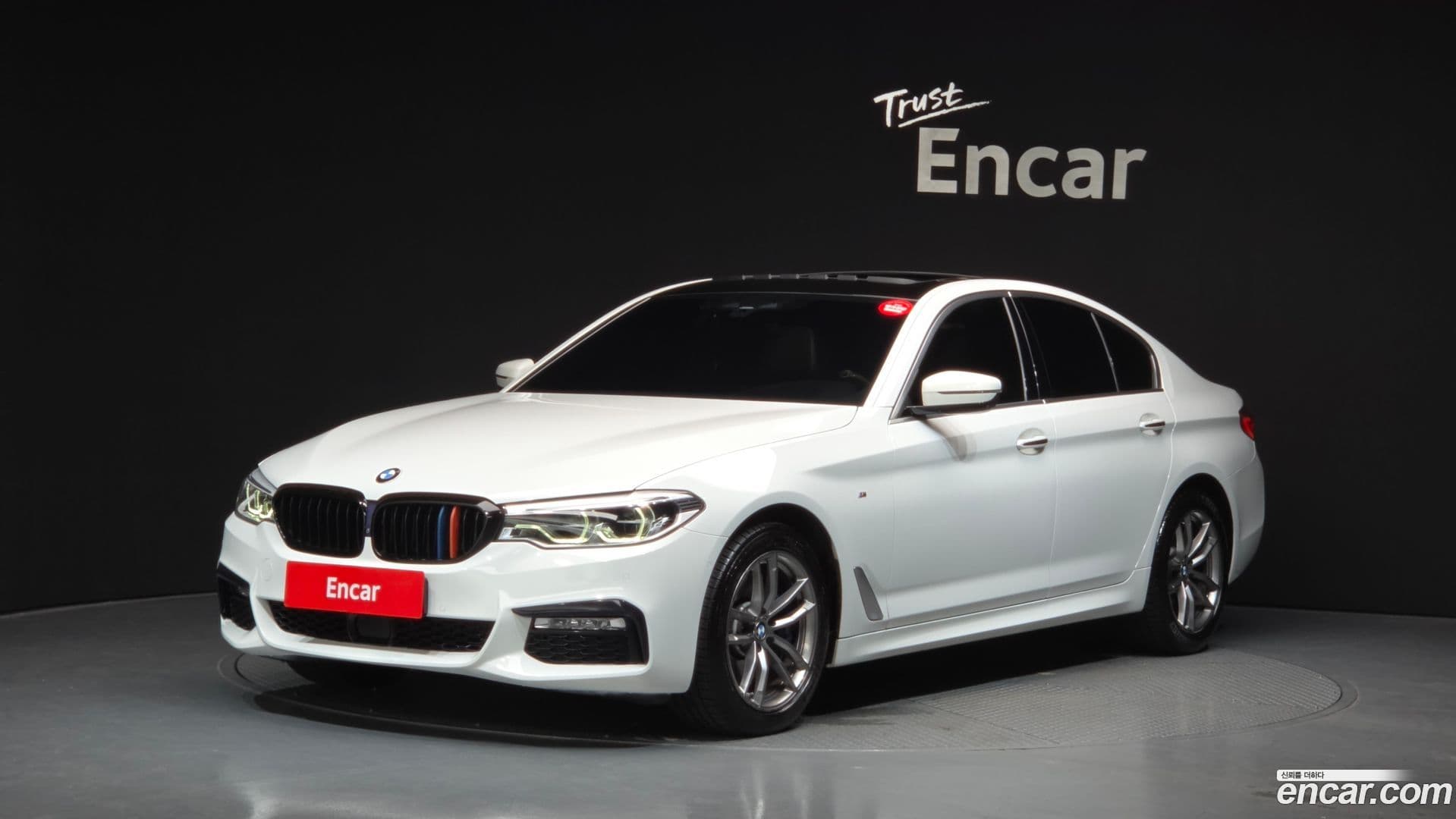 Main__Slider__Photo:5-Series BMW 2017.11-0