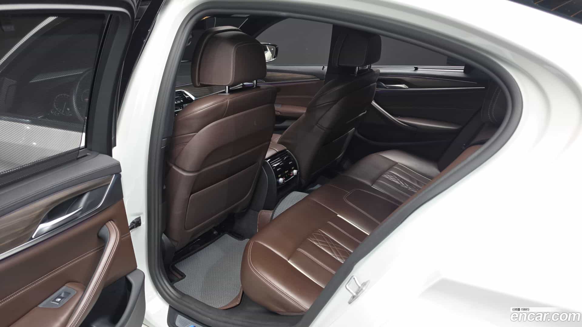 5-Series BMW 2017.11-INNER-036