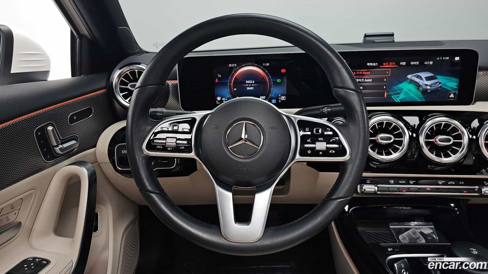A-Class Mercedes-Benz 2020.8-OPTION-017