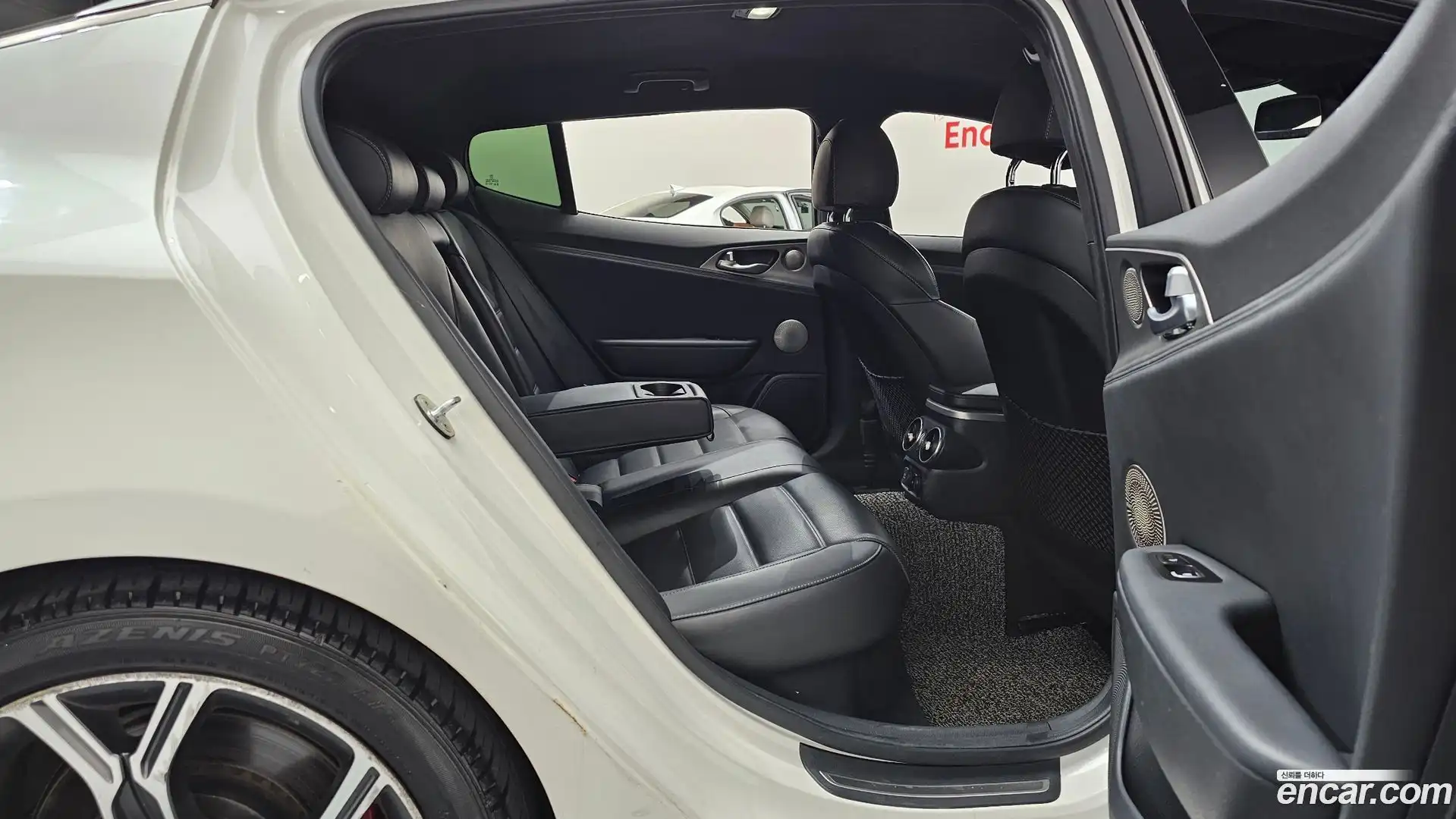 Stinger Kia 2017.8-OPTION-015