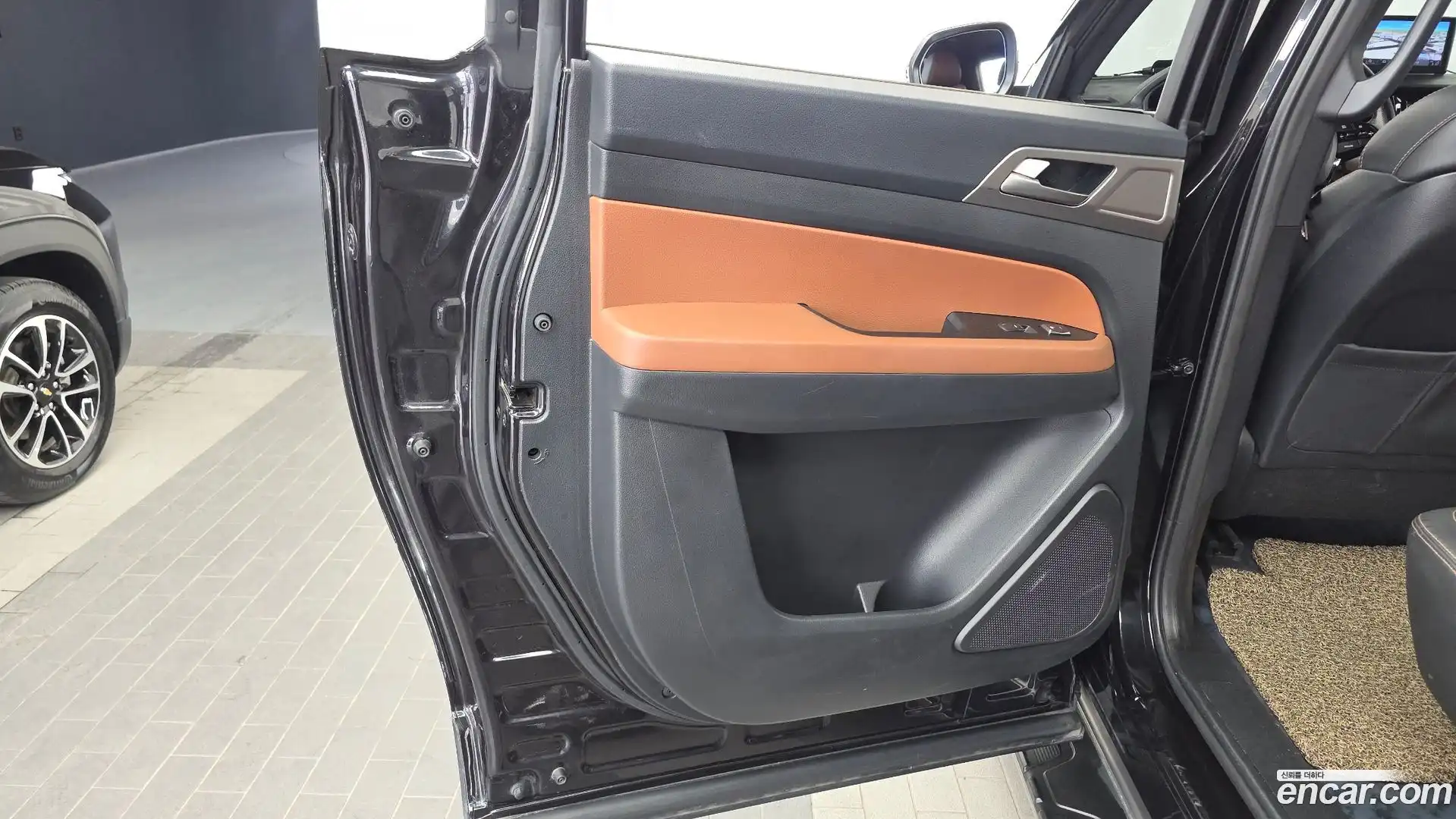 Rexton KG Mobility 2018.4-INNER-035