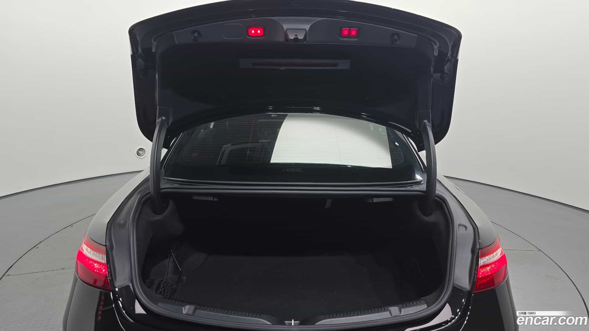 E-Class Mercedes-Benz 2017.8-OPTION-022