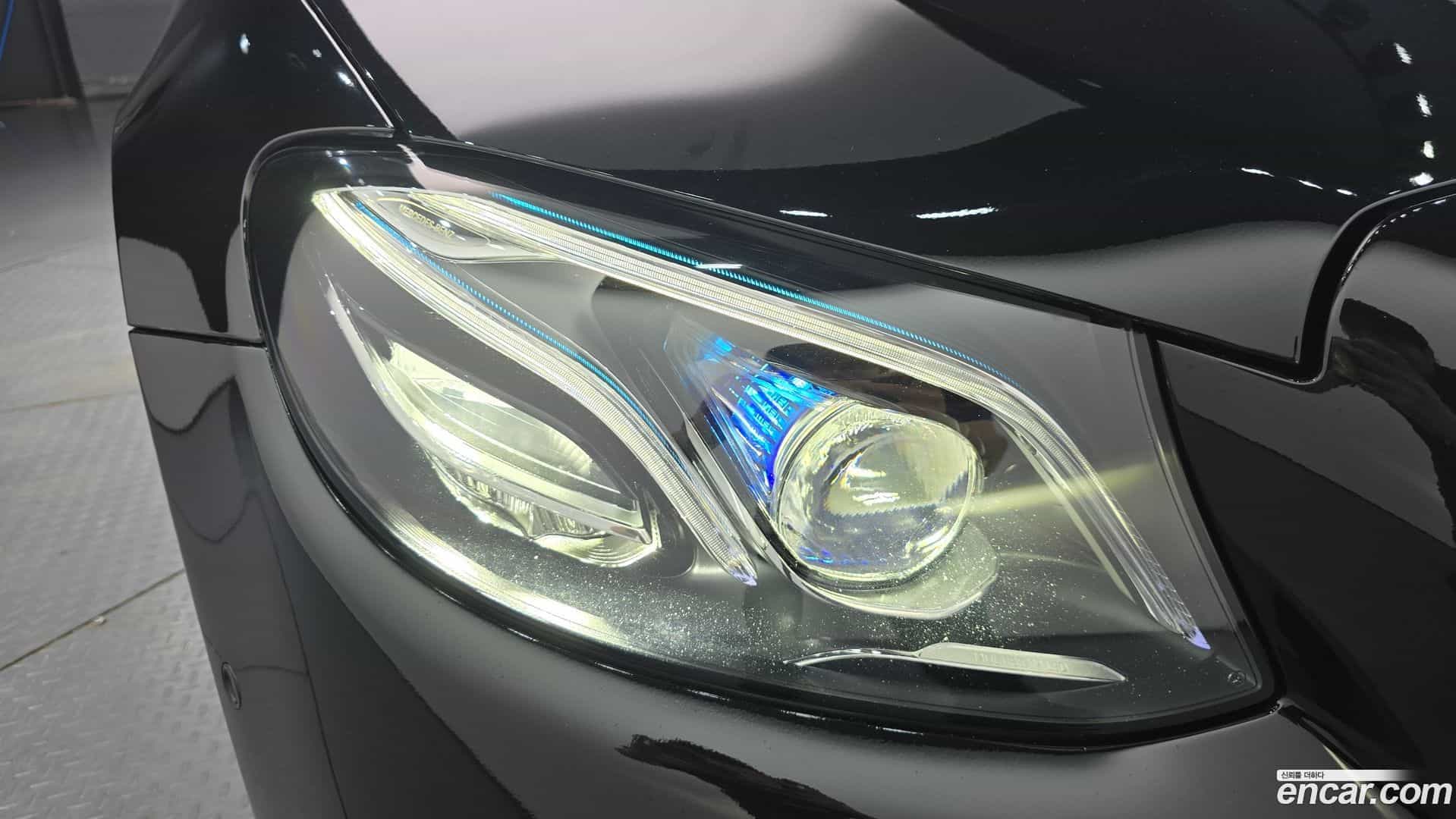 E-Class Mercedes-Benz 2017.8-OUTER-032