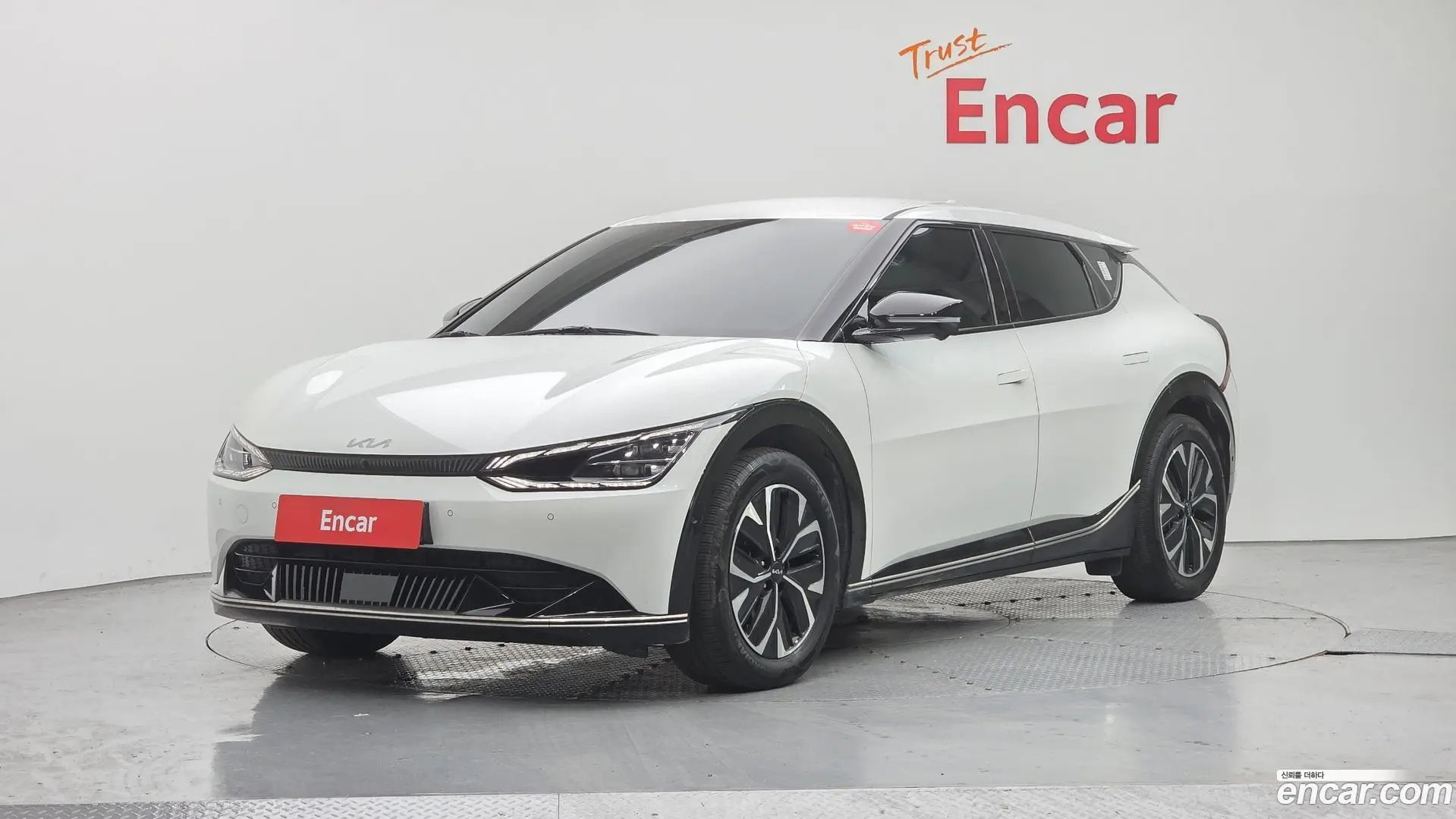 Main__Slider__Photo:EV6 Kia 2022.3-0