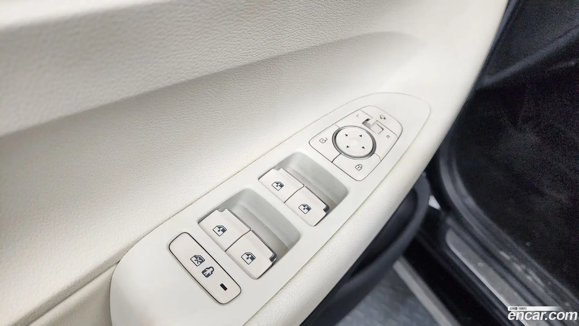 Grandeur Hyundai 2022.8-OPTION-050