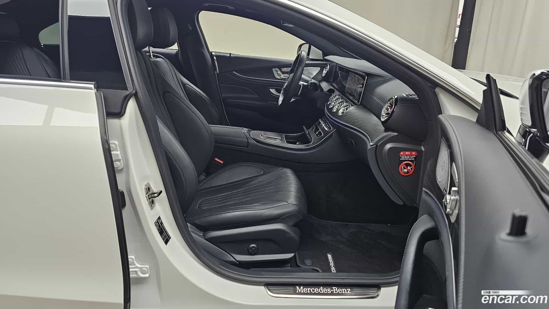 CLS-Class Mercedes-Benz 2022.6-INNER-036
