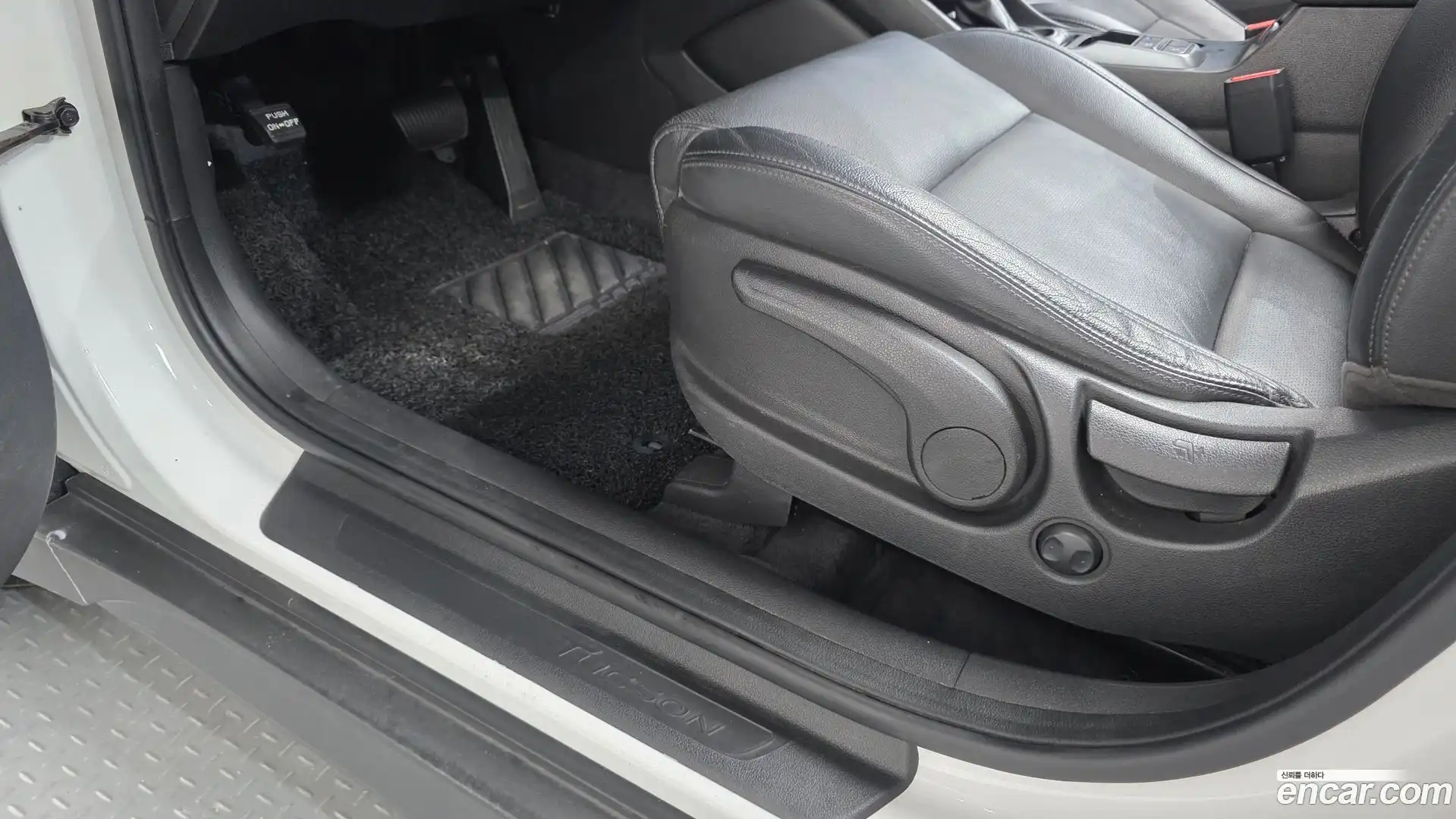 Tucson Hyundai 2017.8-OPTION-042