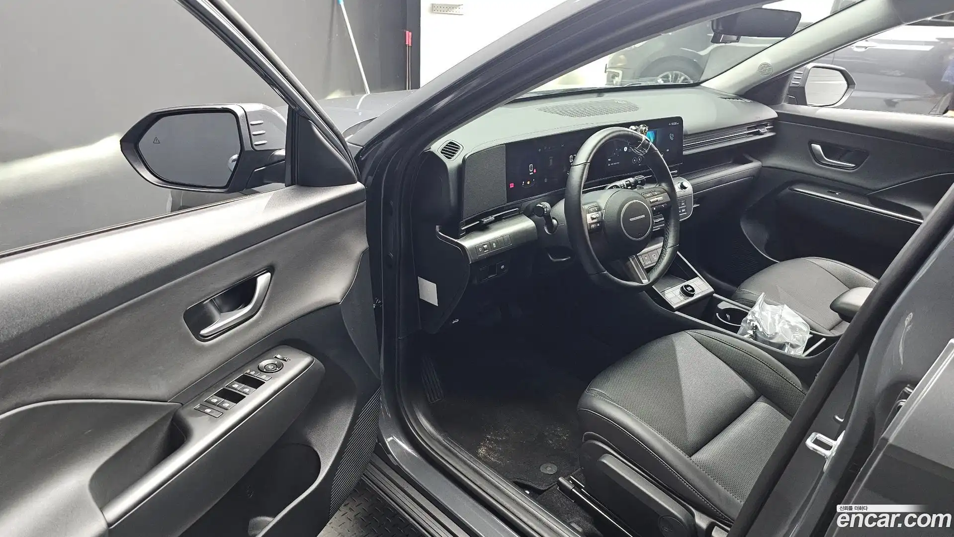 Kona Hyundai 2023.6-INNER-010