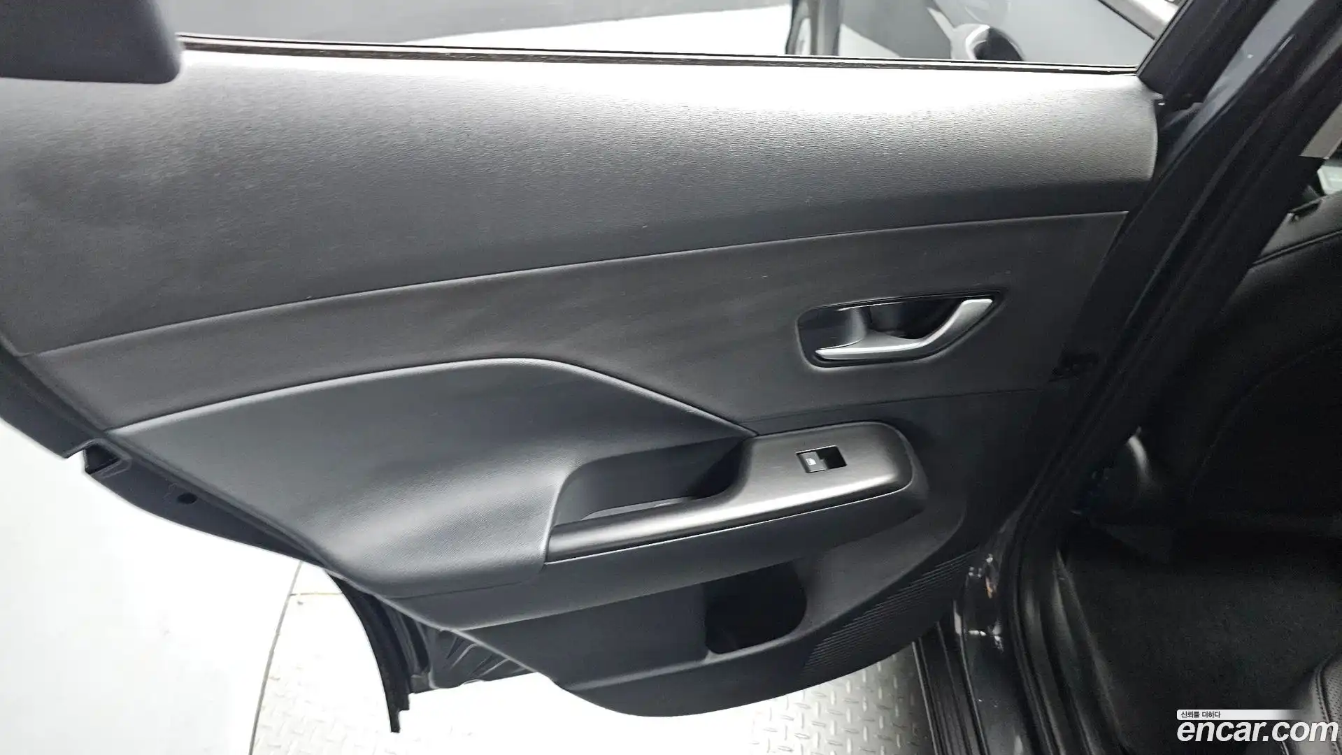 Kona Hyundai 2023.6-INNER-035